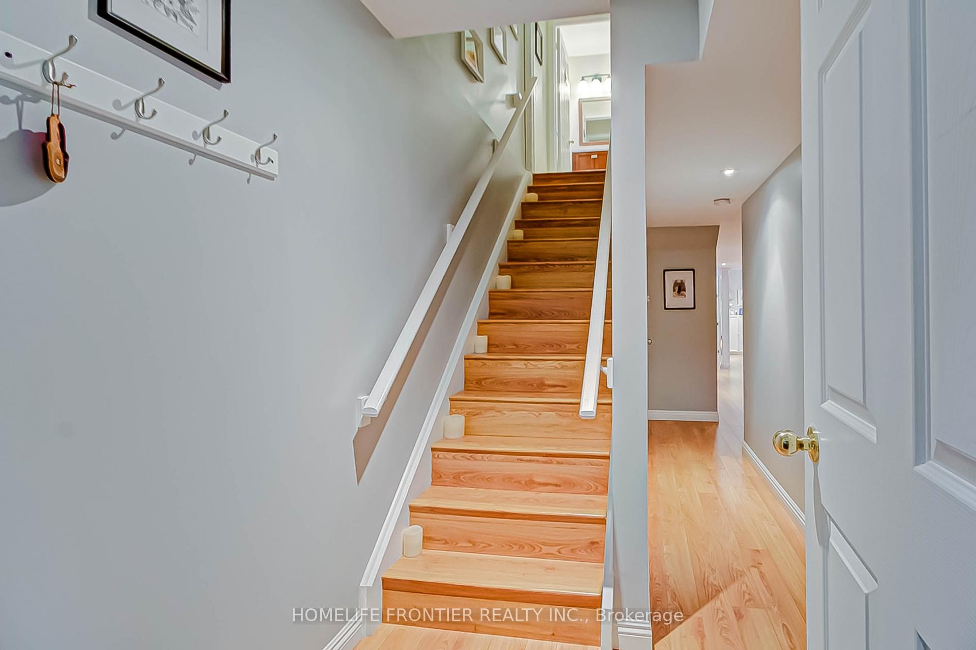 Photo 13 of 39 White Spruce Crescent, Vaughan, Patterson — HOMEH
