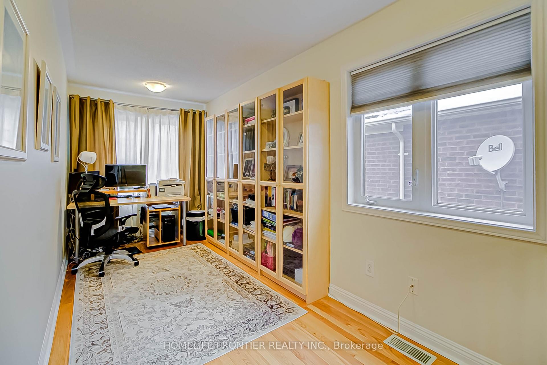 Photo 27 of 39 White Spruce Crescent, Vaughan, Patterson — HOMEH