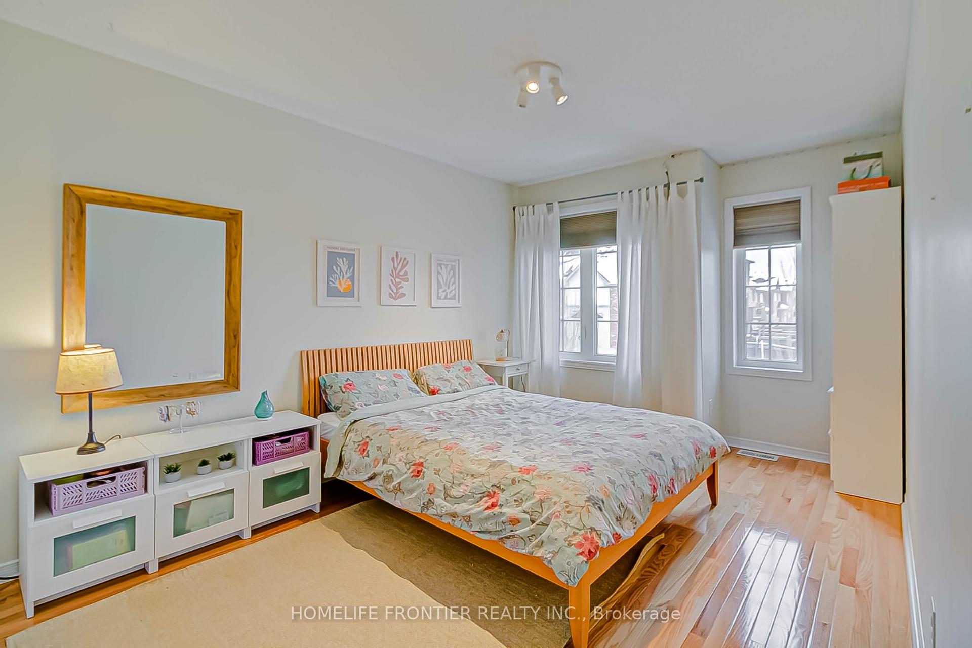 Photo 23 of 39 White Spruce Crescent, Vaughan, Patterson — HOMEH