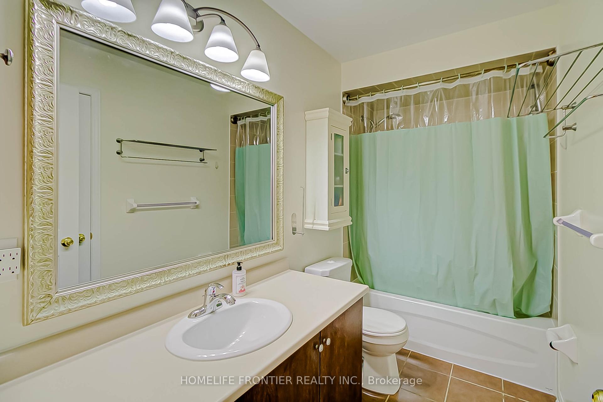 Photo 25 of 39 White Spruce Crescent, Vaughan, Patterson — HOMEH