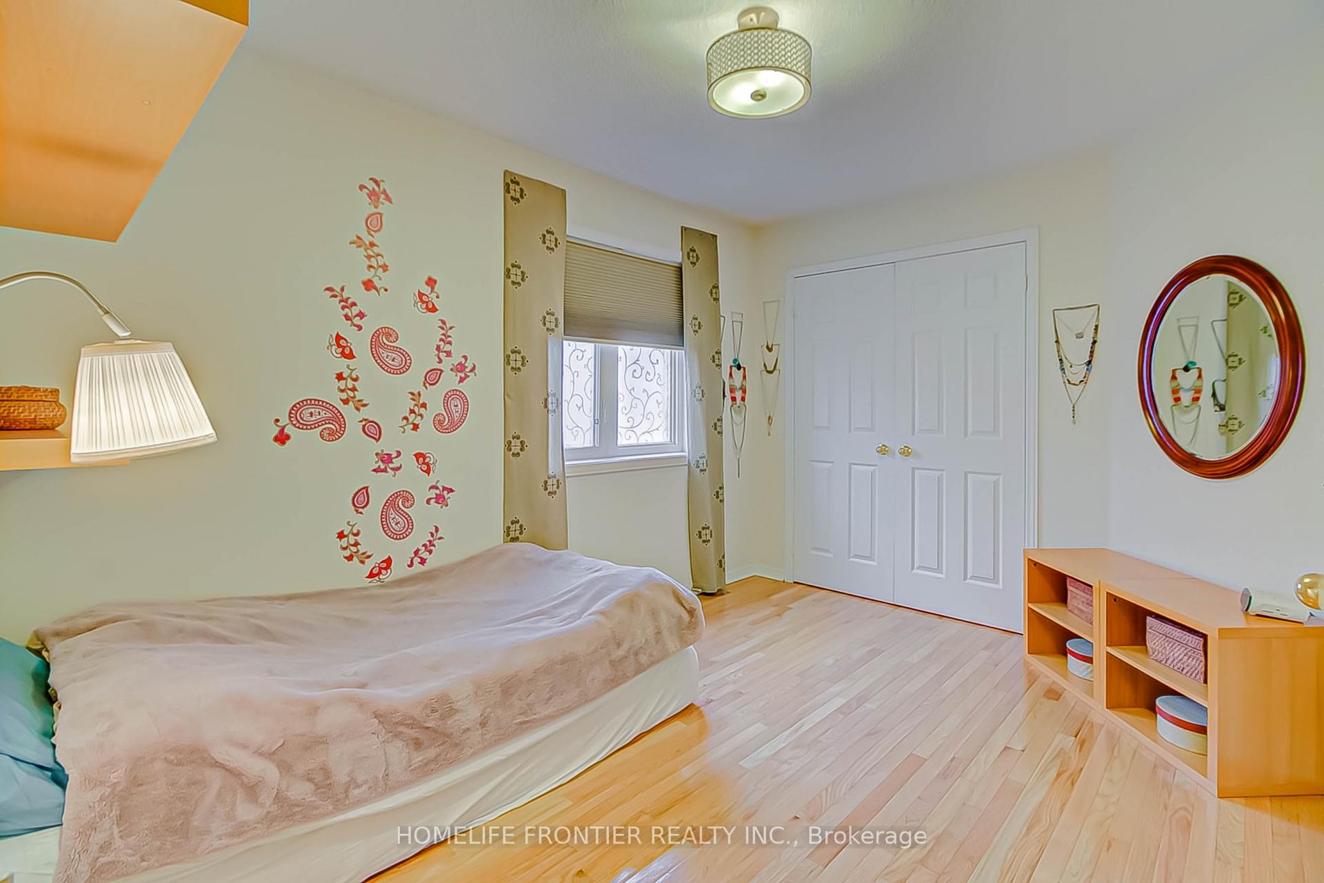 Photo 22 of 39 White Spruce Crescent, Vaughan, Patterson — HOMEH
