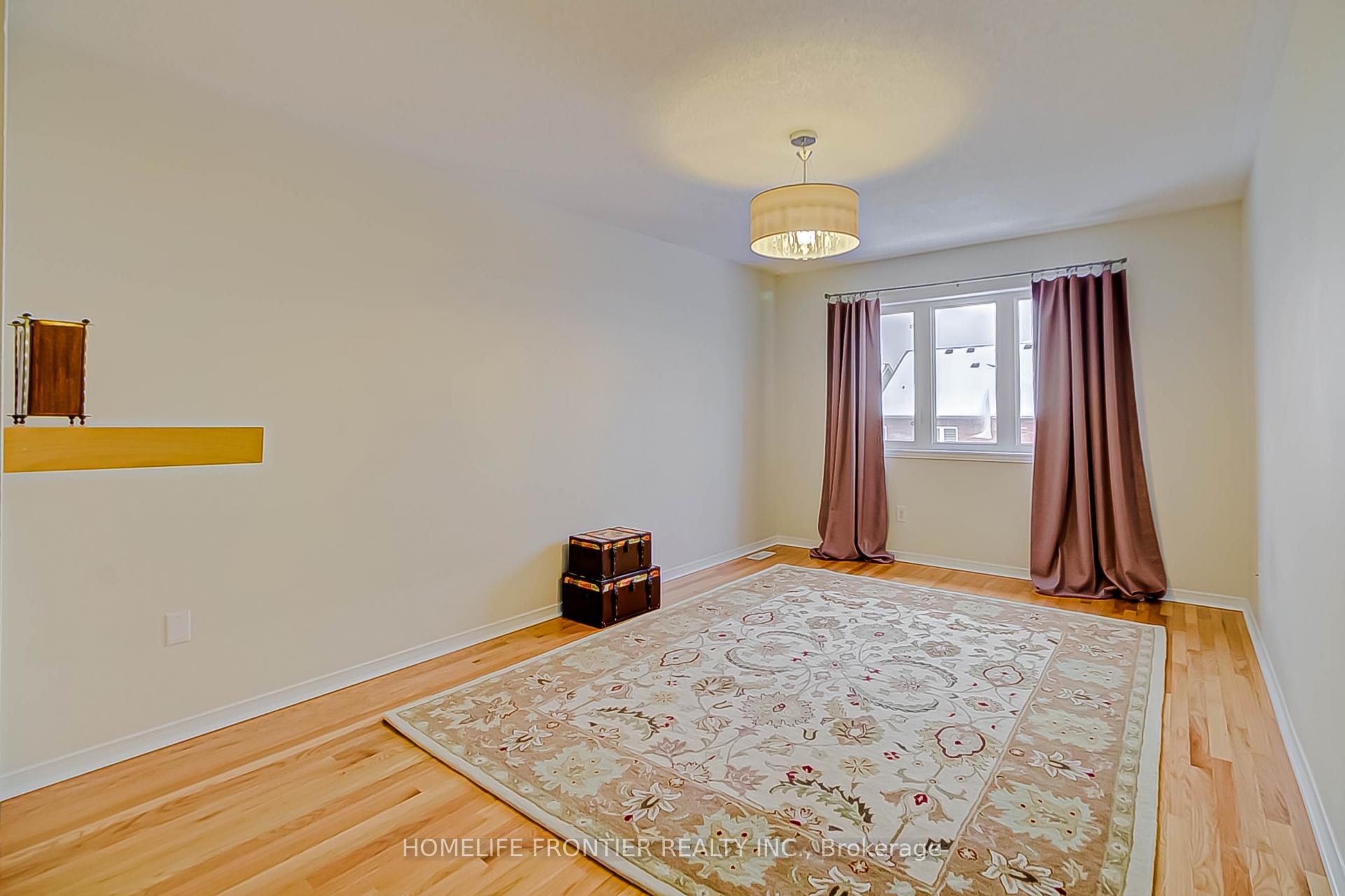 Photo 26 of 39 White Spruce Crescent, Vaughan, Patterson — HOMEH