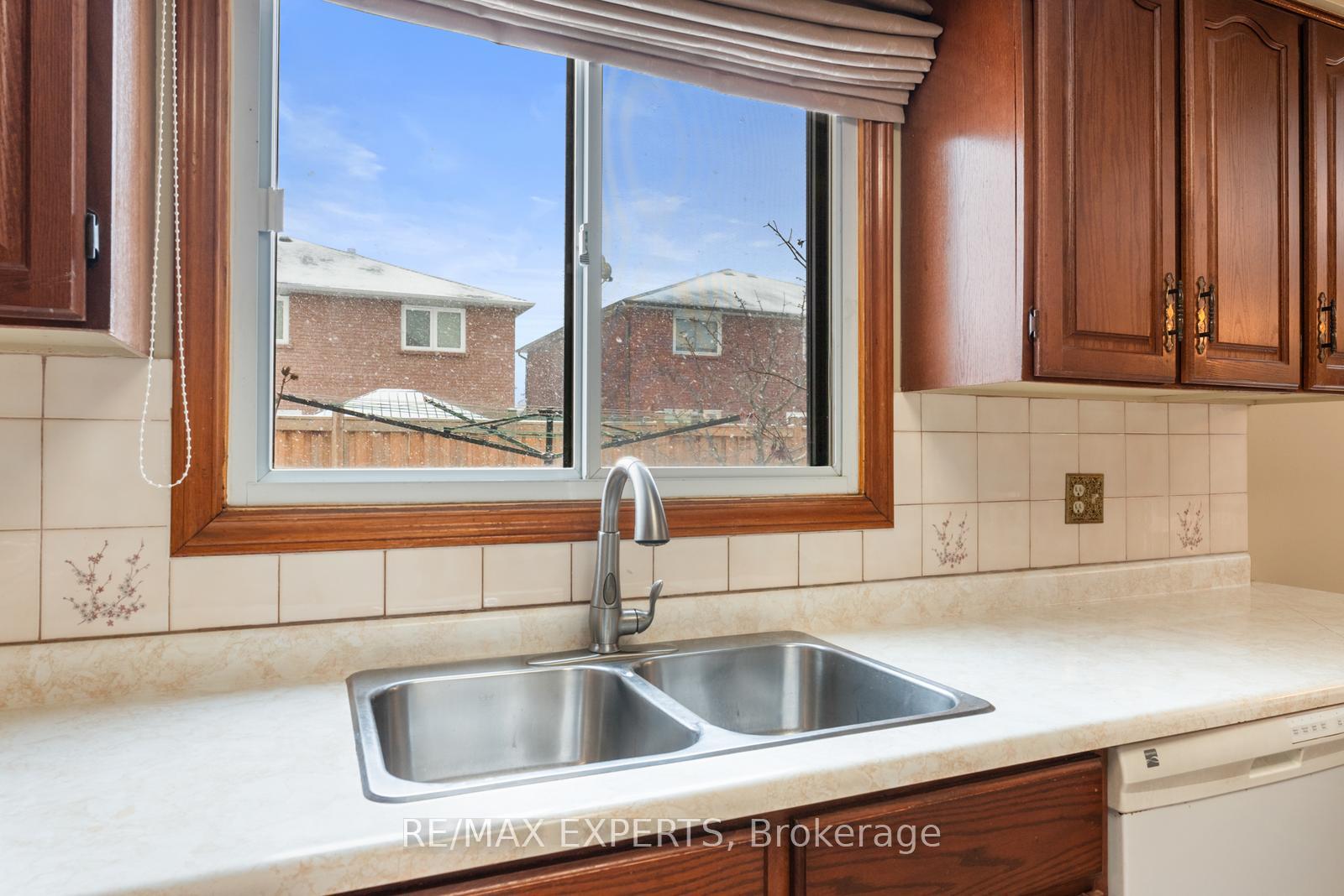 Photo 20 of 85 Claudia Avenue, Vaughan, West Woodbridge — HOMEH