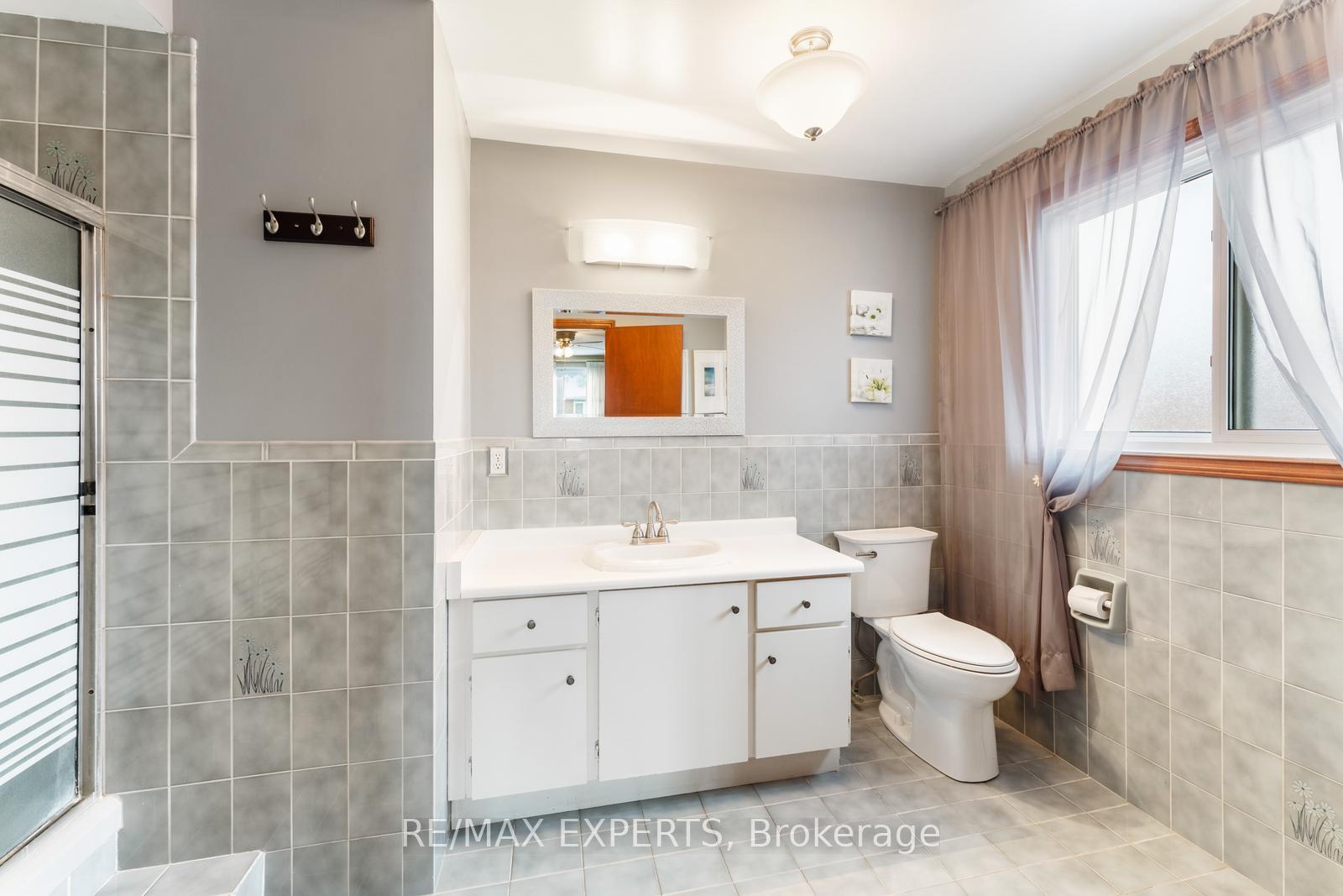 Photo 13 of 85 Claudia Avenue, Vaughan, West Woodbridge — HOMEH