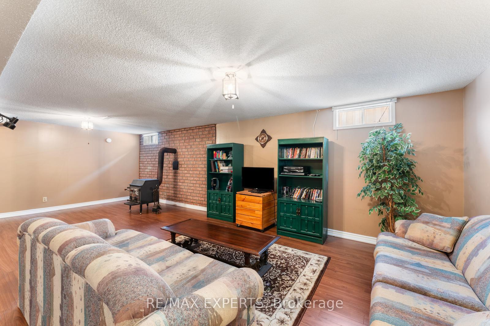 Photo 38 of 85 Claudia Avenue, Vaughan, West Woodbridge — HOMEH