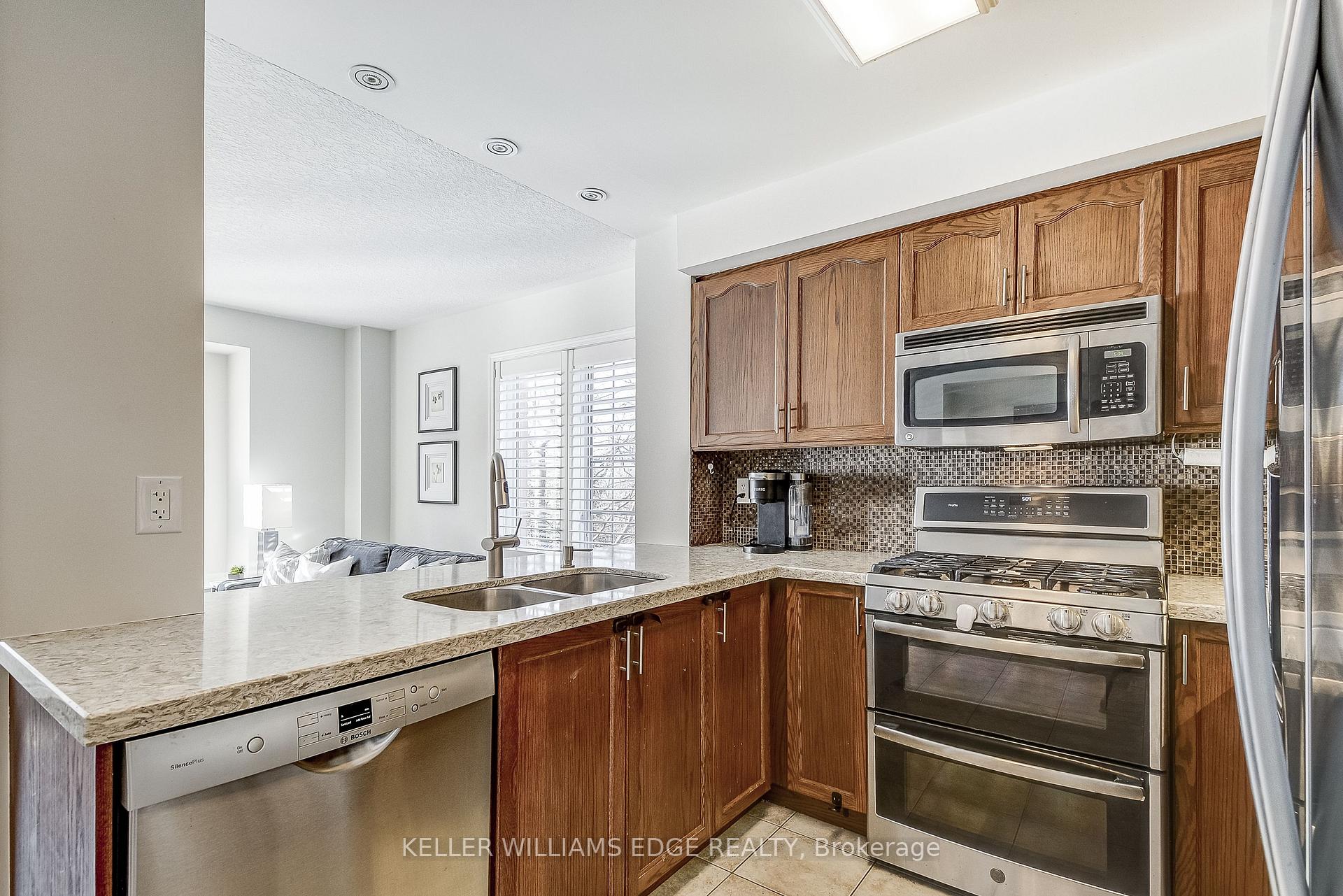 Photo 5 of Unit 4, 7 Sirente Drive, Hamilton, Crerar — HOMEH