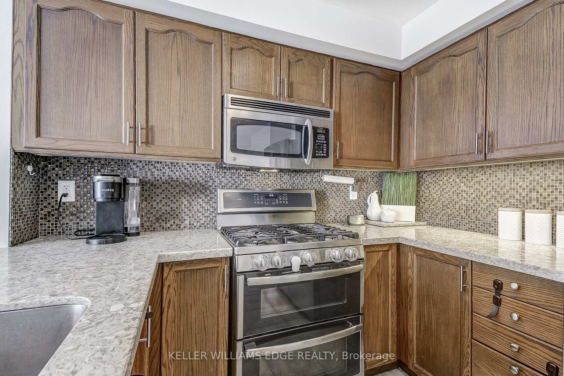 Photo 9 of Unit 4, 7 Sirente Drive, Hamilton, Crerar — HOMEH