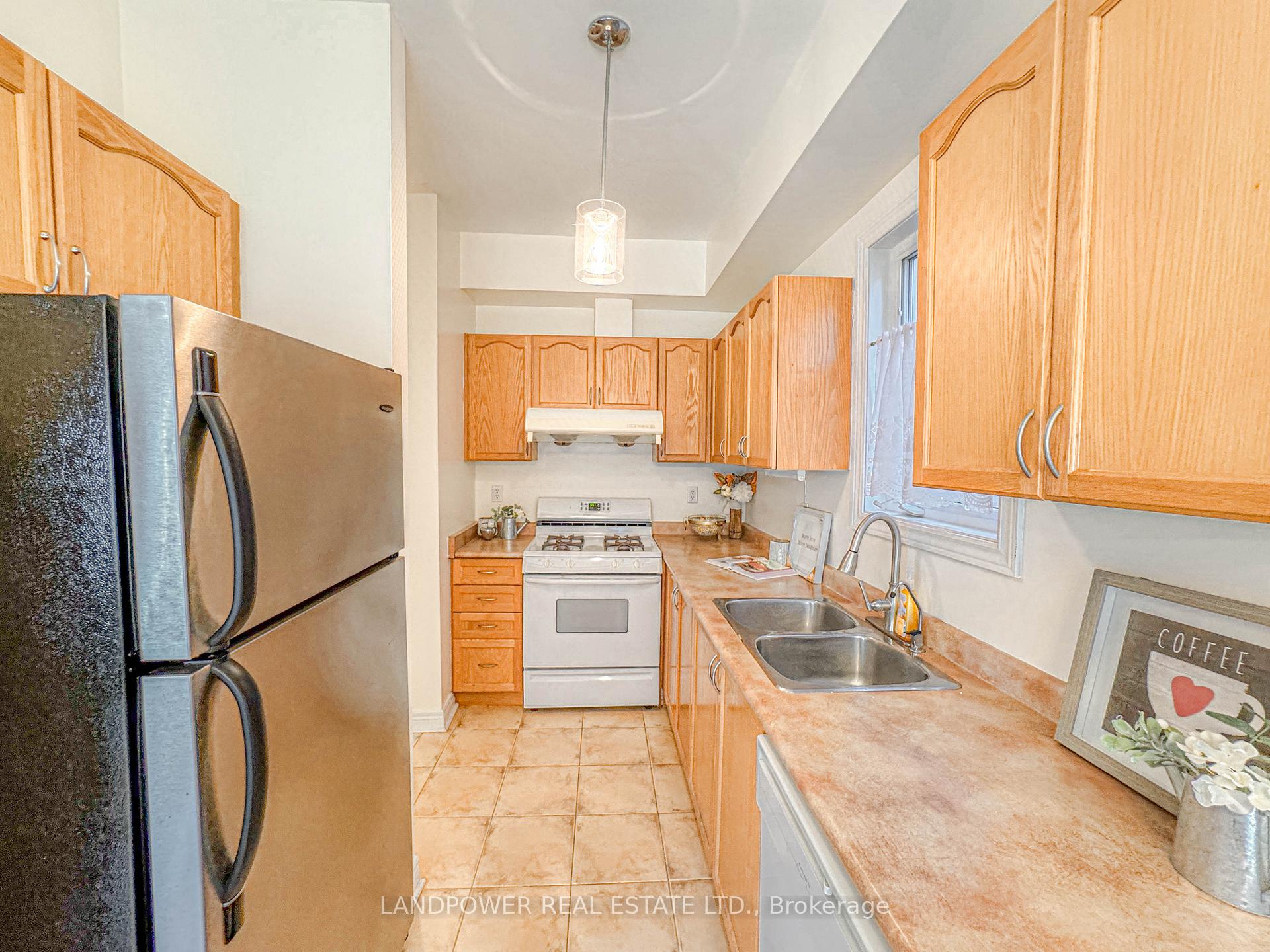 Photo 3 of 10 Bartlett Road, Markham, Cachet — HOMEH