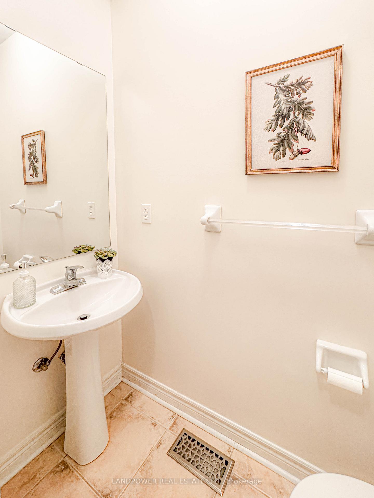 Photo 13 of 10 Bartlett Road, Markham, Cachet — HOMEH