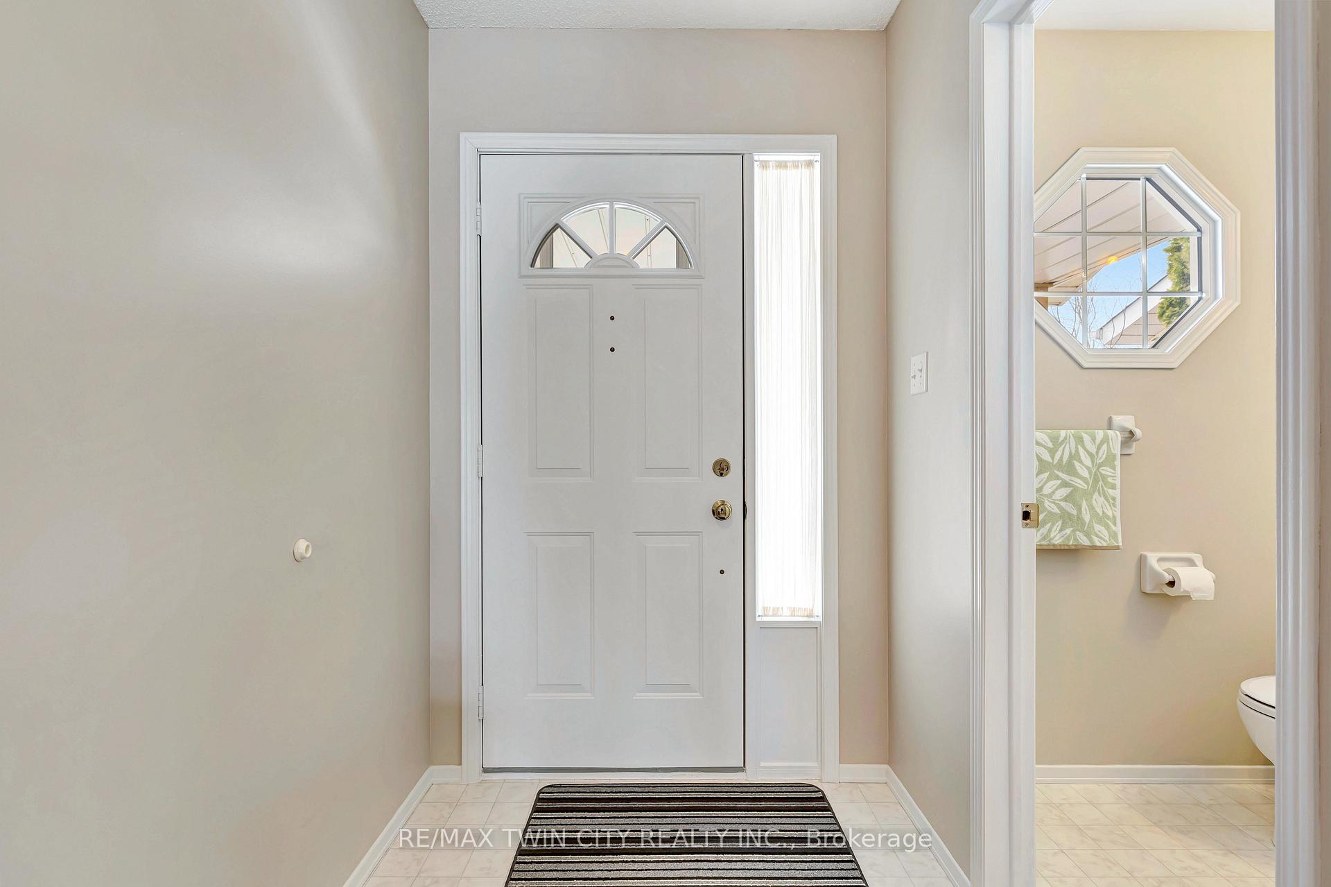Photo 4 of 172 Auburn Drive, Kitchener — HOMEH