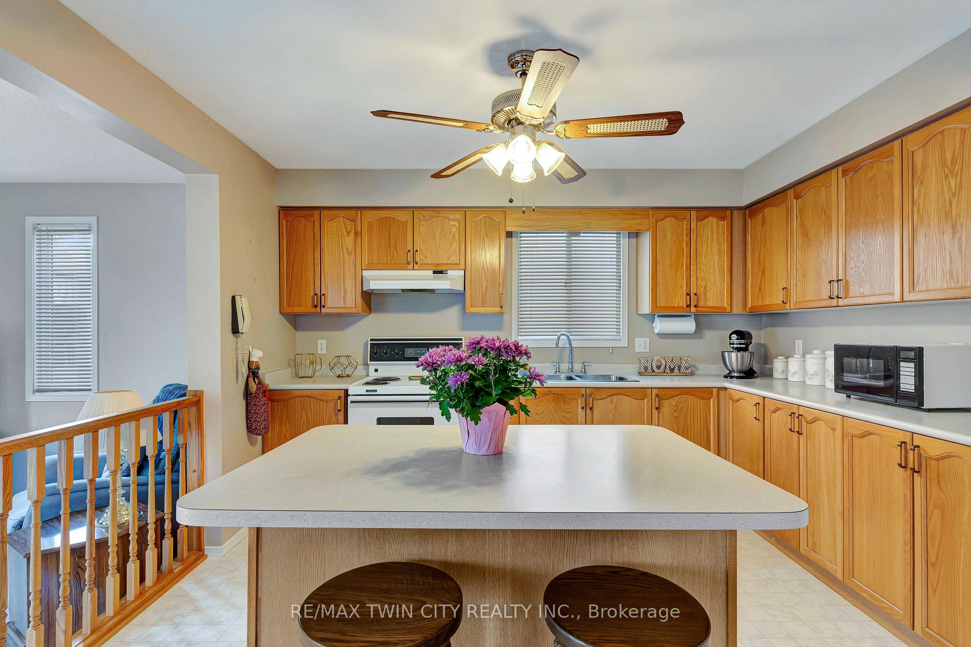 Photo 8 of 172 Auburn Drive, Kitchener — HOMEH