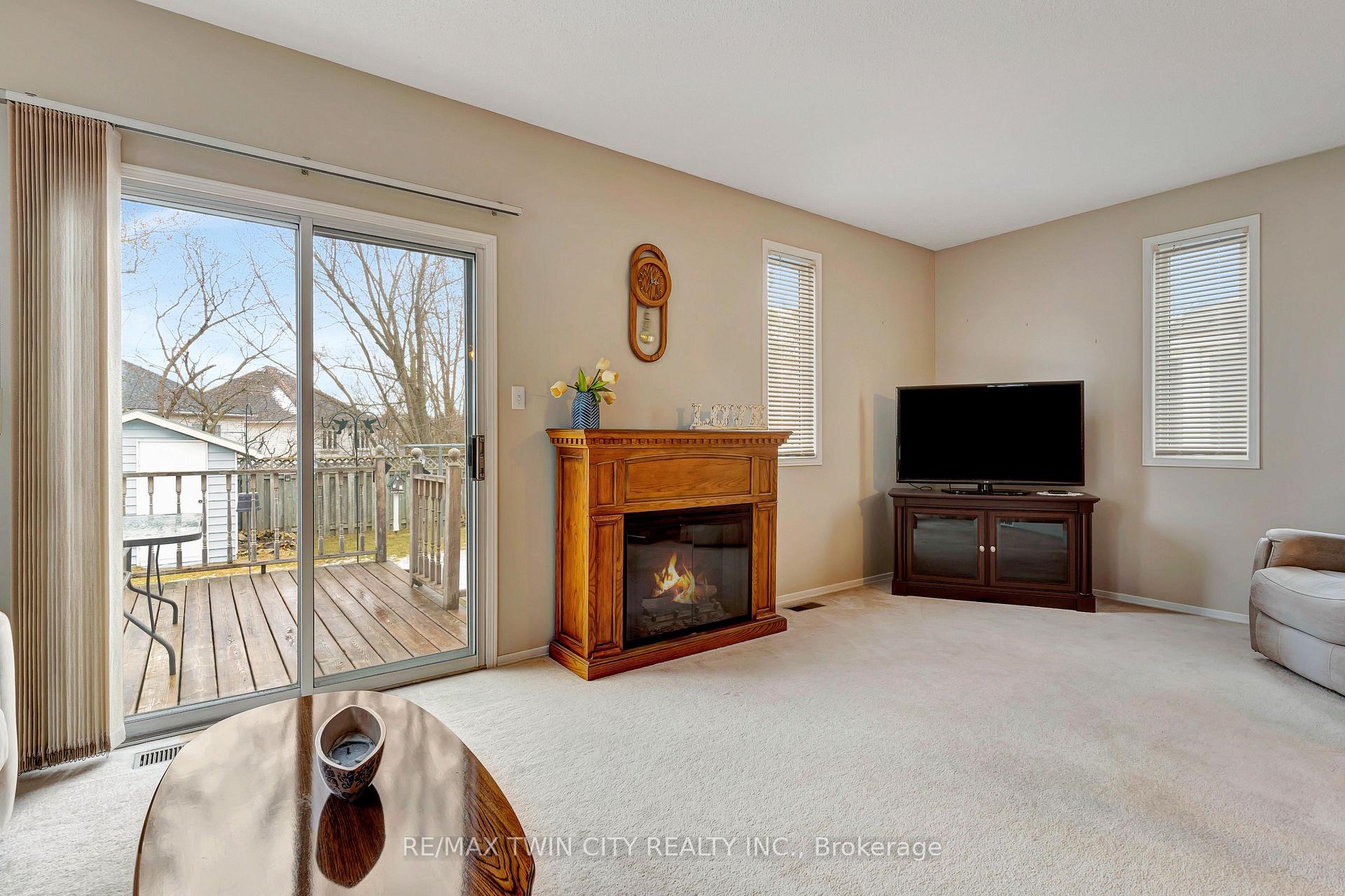 Photo 14 of 172 Auburn Drive, Kitchener — HOMEH