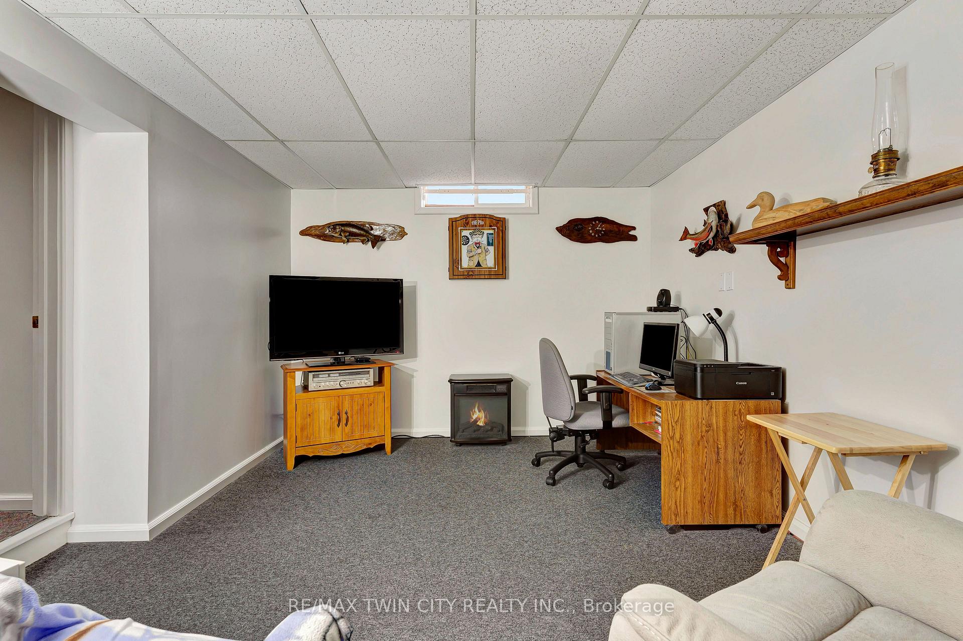Photo 33 of 172 Auburn Drive, Kitchener — HOMEH
