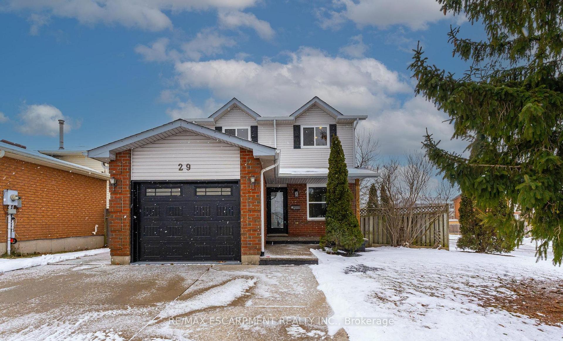 Photo 1 of 29 Featherwood Crescent, Hamilton, Stoney Creek — HOMEH
