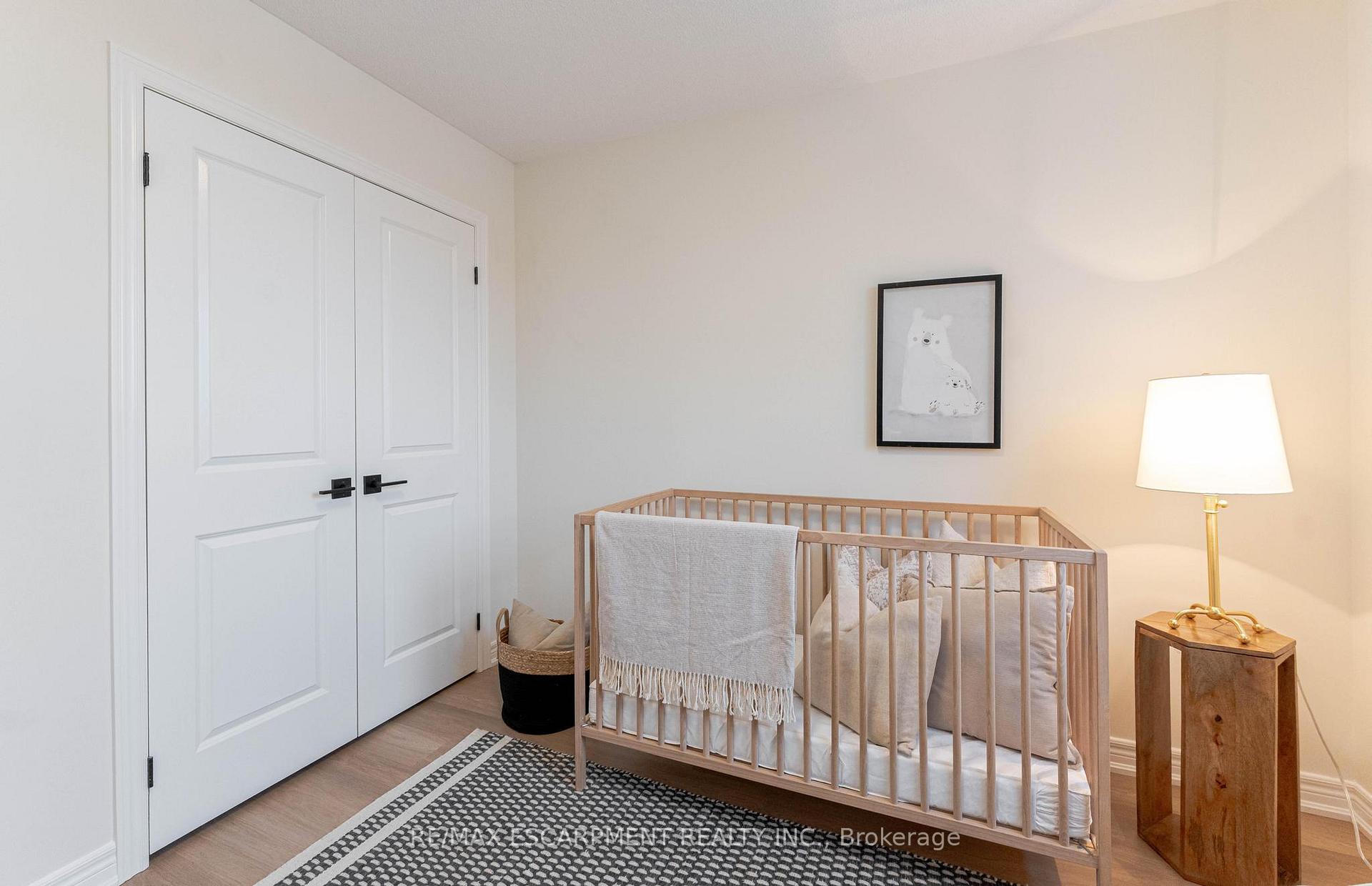 Photo 17 of 29 Featherwood Crescent, Hamilton, Stoney Creek — HOMEH