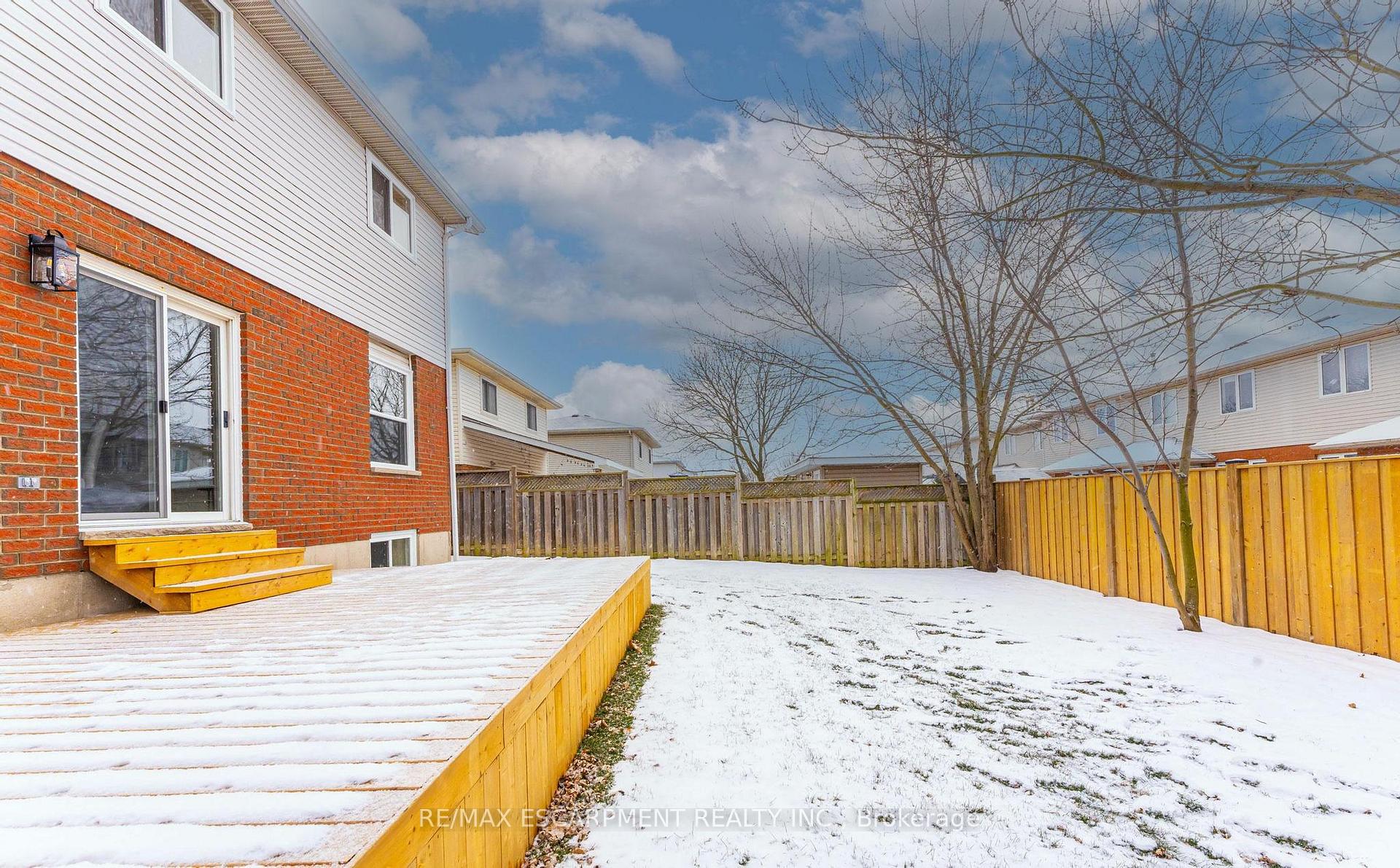 Photo 34 of 29 Featherwood Crescent, Hamilton, Stoney Creek — HOMEH