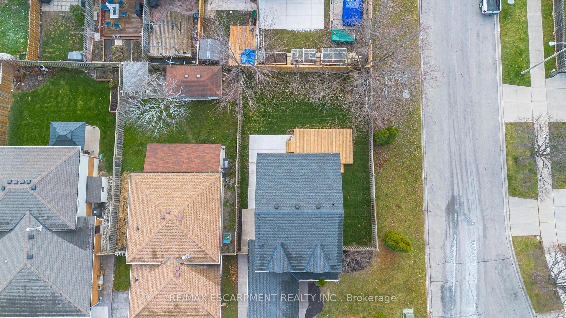 Photo 31 of 29 Featherwood Crescent, Hamilton, Stoney Creek — HOMEH