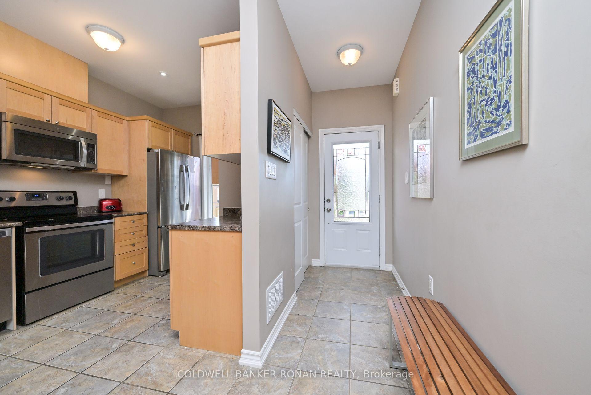 Photo 5 of 27 Kingsmere Crescent, New Tecumseth, Alliston — HOMEH