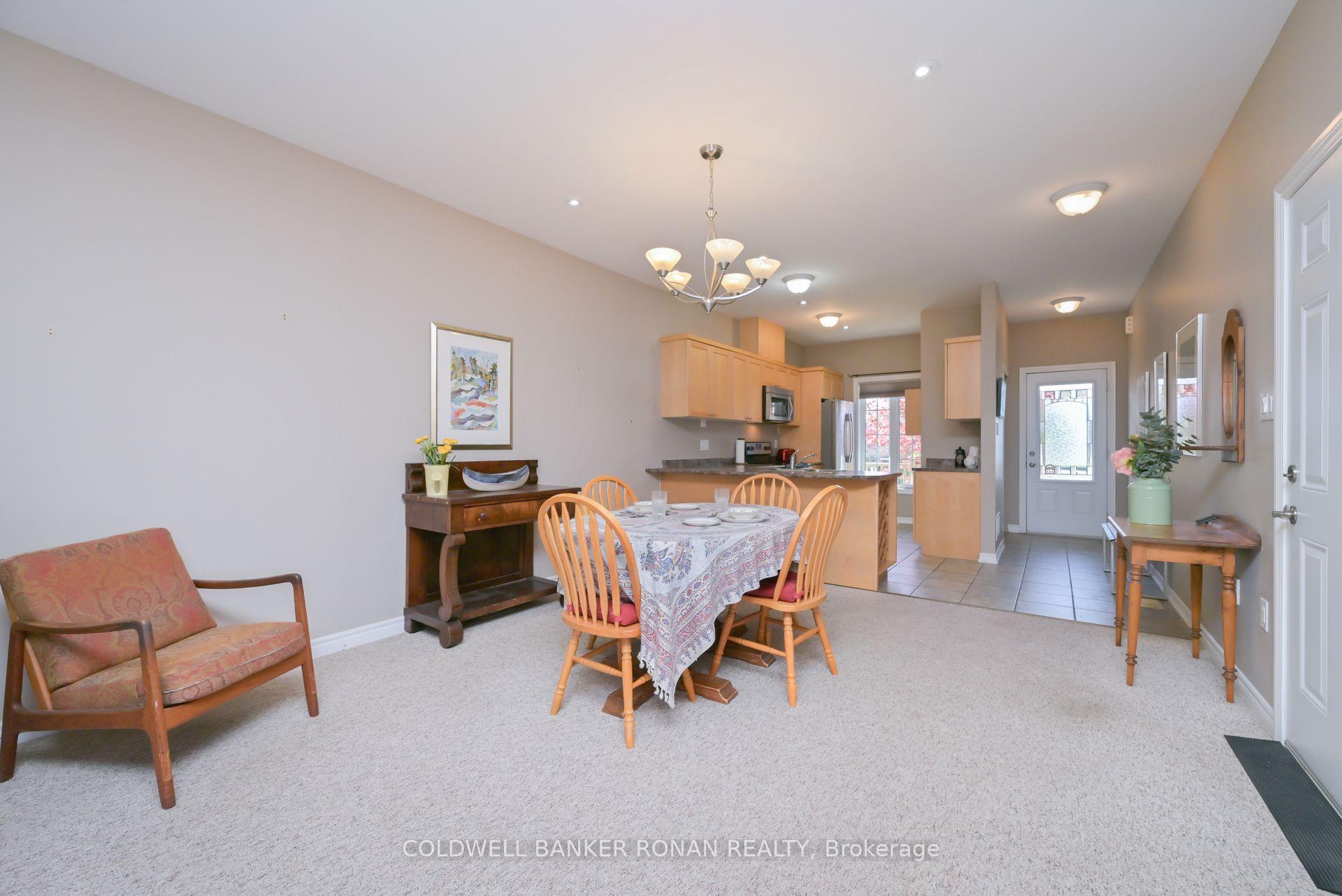Photo 4 of 27 Kingsmere Crescent, New Tecumseth, Alliston — HOMEH