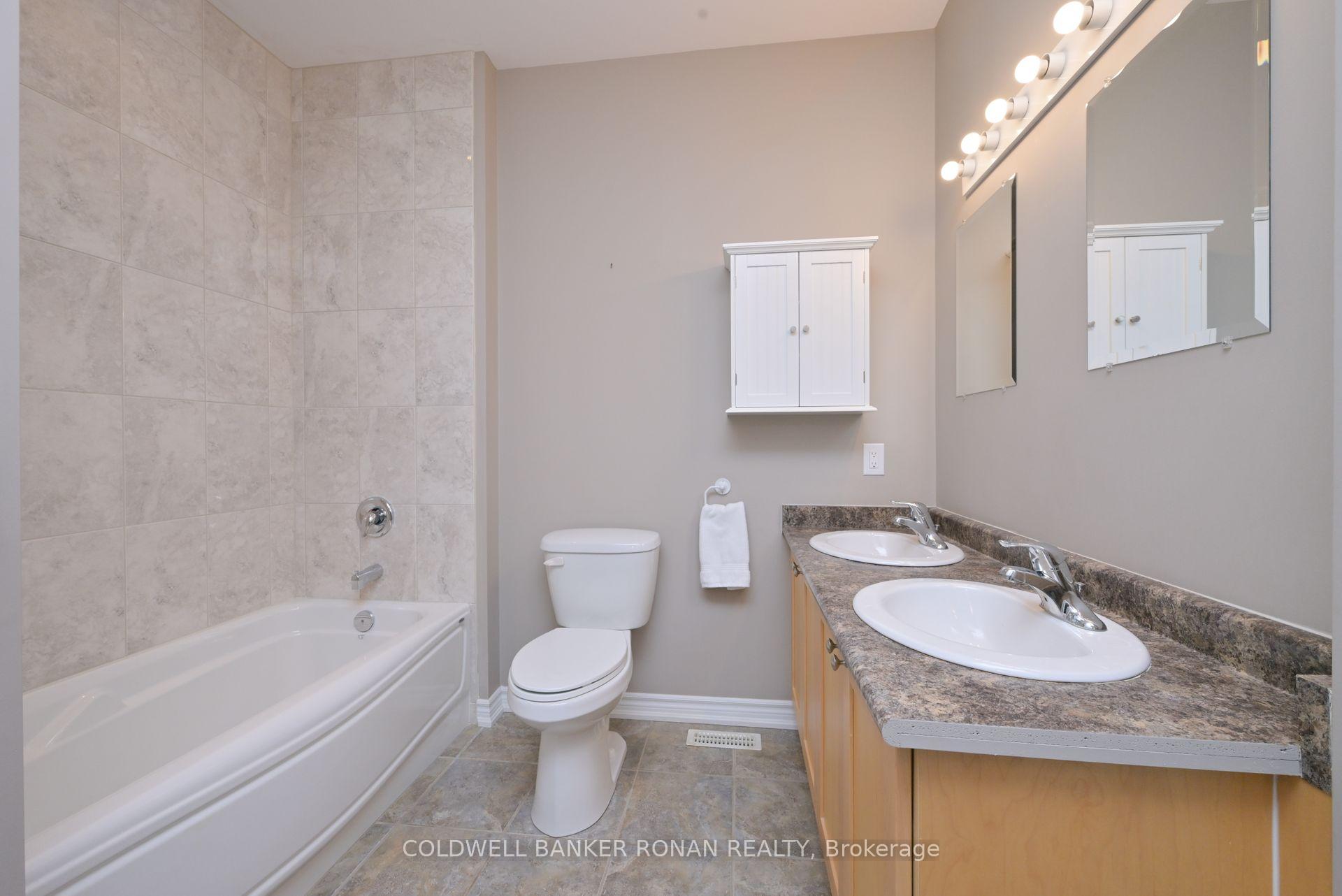 Photo 13 of 27 Kingsmere Crescent, New Tecumseth, Alliston — HOMEH