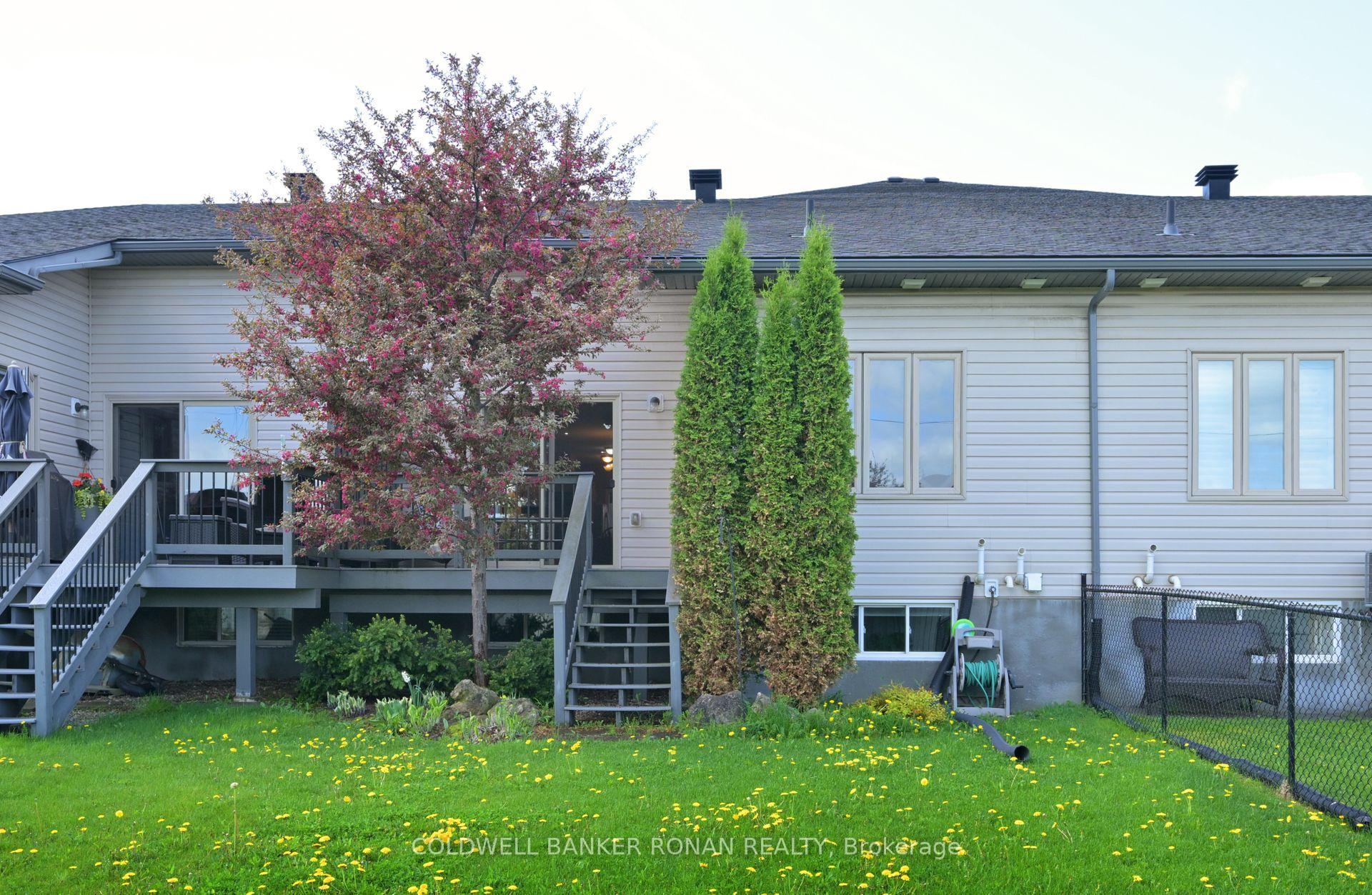 Photo 21 of 27 Kingsmere Crescent, New Tecumseth, Alliston — HOMEH