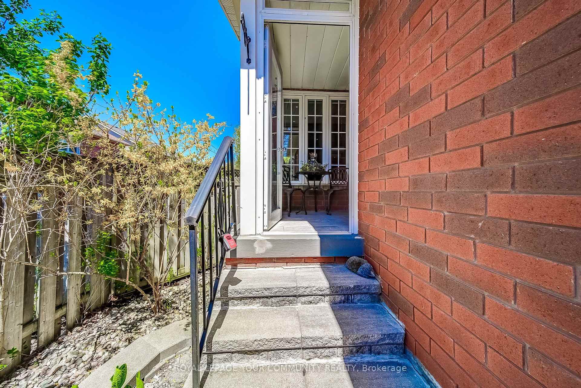 Photo 23 of 86 Downey Circle, Aurora, Bayview Wellington — HOMEH