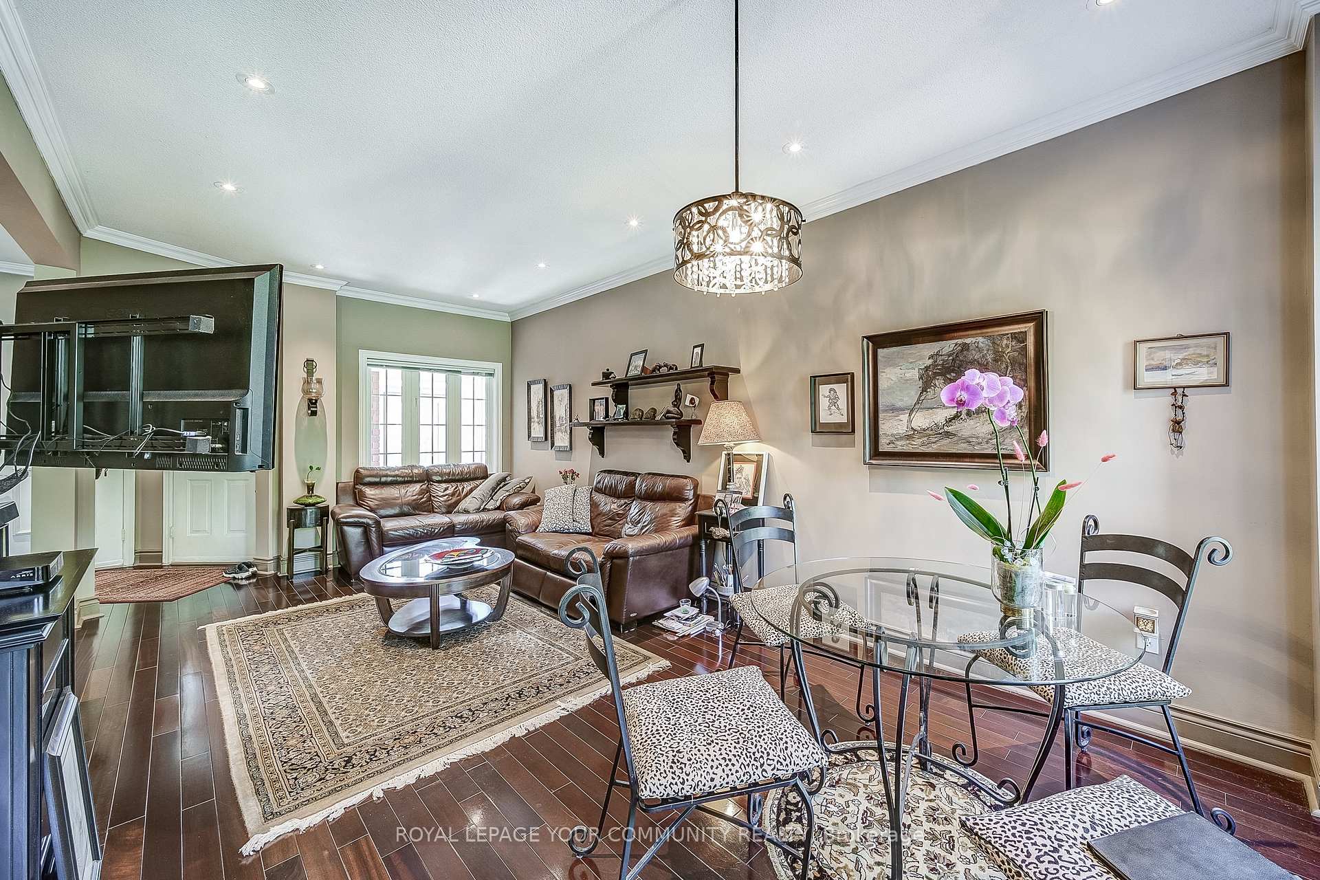 Photo 4 of 86 Downey Circle, Aurora, Bayview Wellington — HOMEH