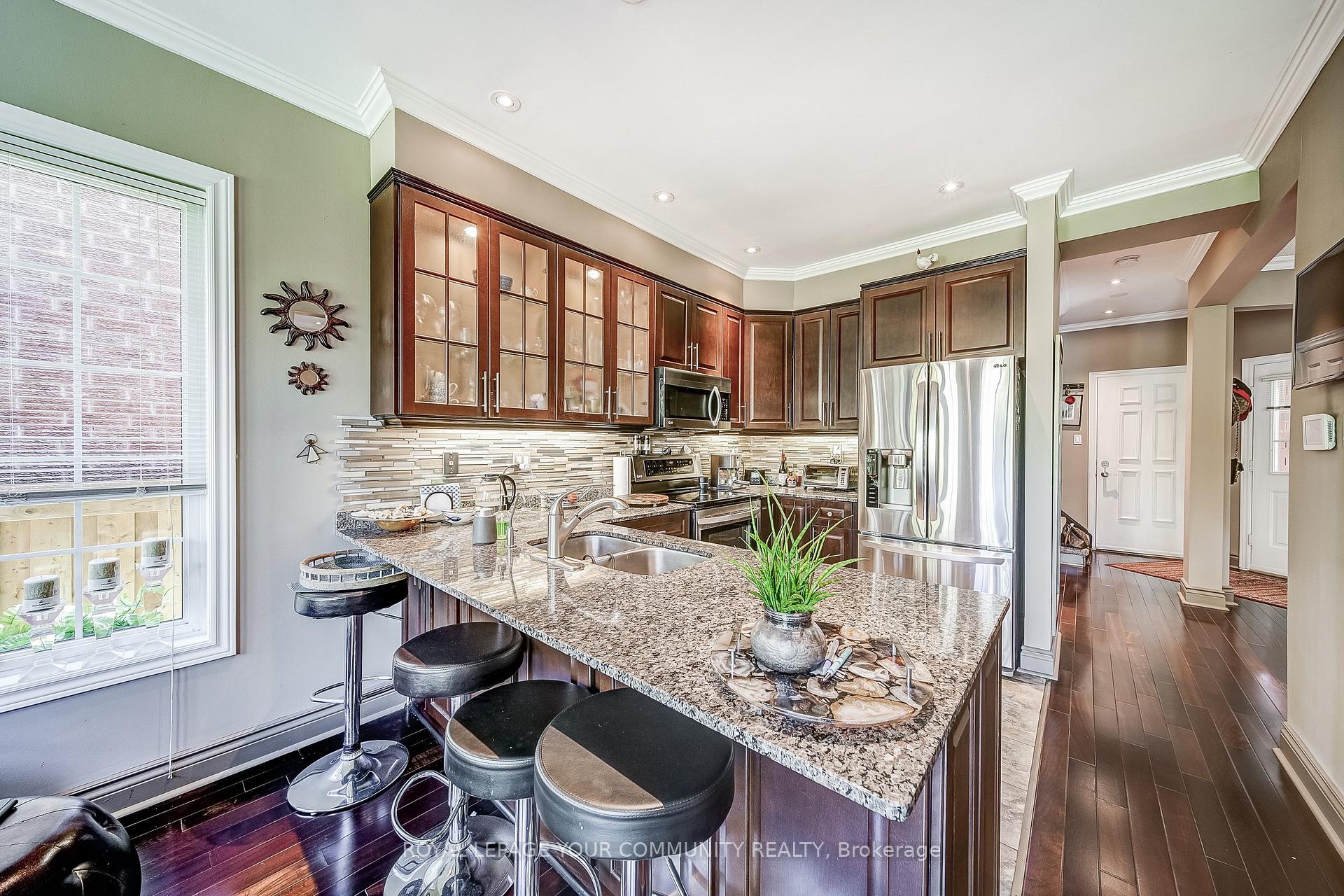 Photo 6 of 86 Downey Circle, Aurora, Bayview Wellington — HOMEH