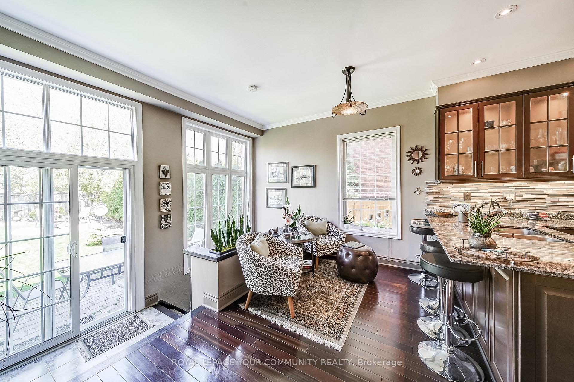 Photo 12 of 86 Downey Circle, Aurora, Bayview Wellington — HOMEH