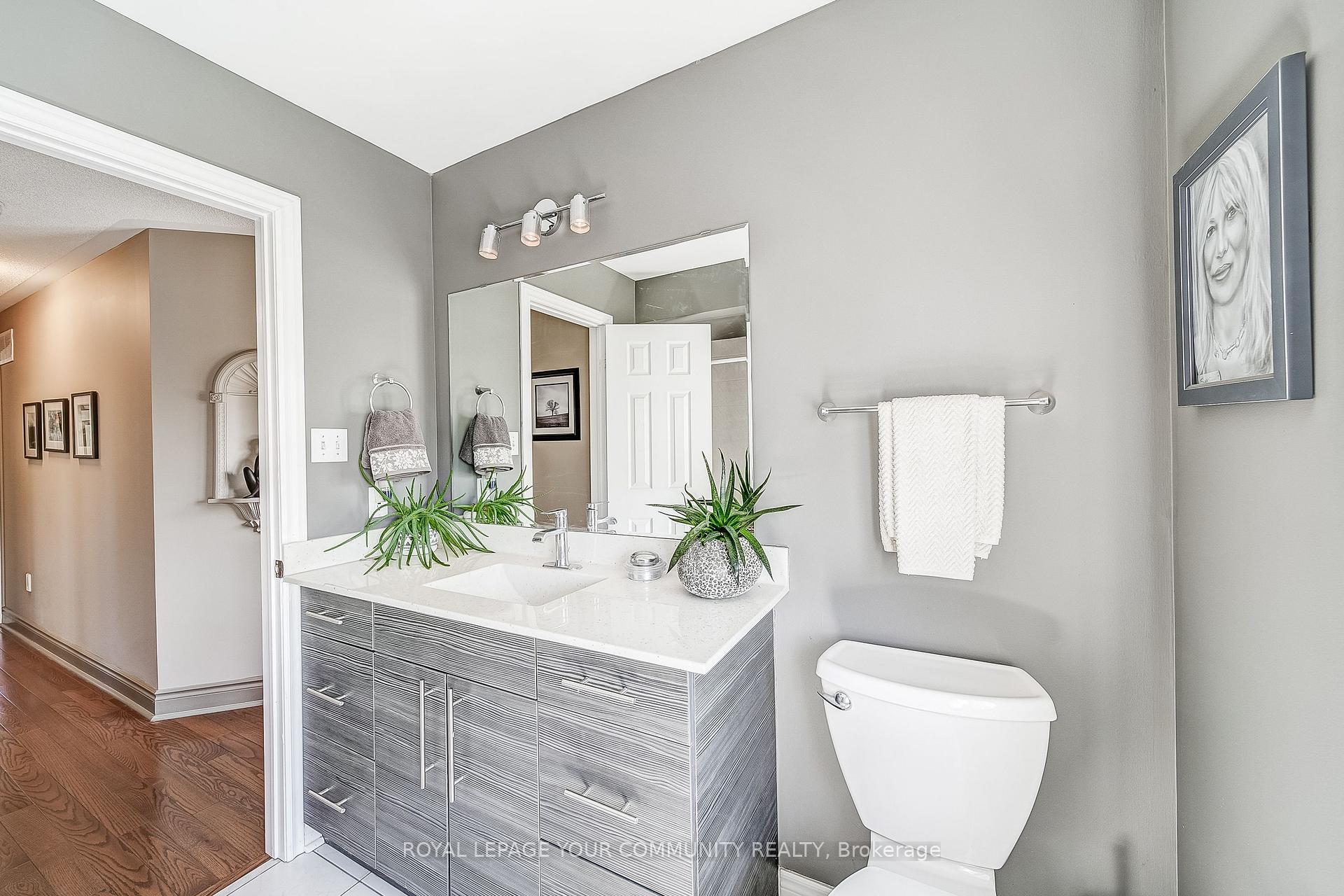 Photo 16 of 86 Downey Circle, Aurora, Bayview Wellington — HOMEH