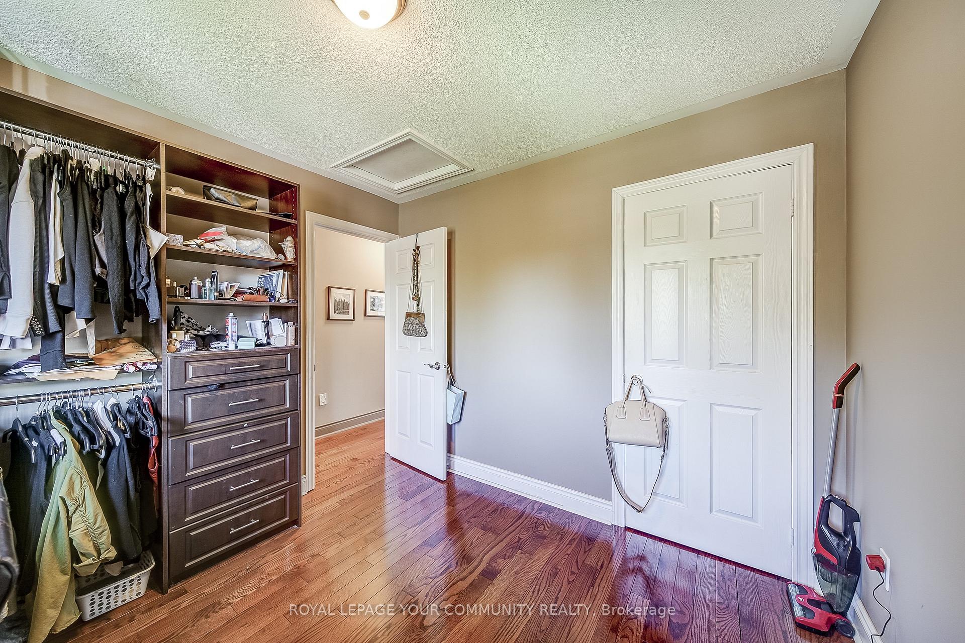 Photo 18 of 86 Downey Circle, Aurora, Bayview Wellington — HOMEH