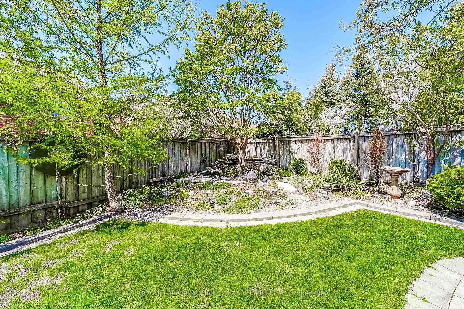Photo 44 of 86 Downey Circle, Aurora, Bayview Wellington — HOMEH