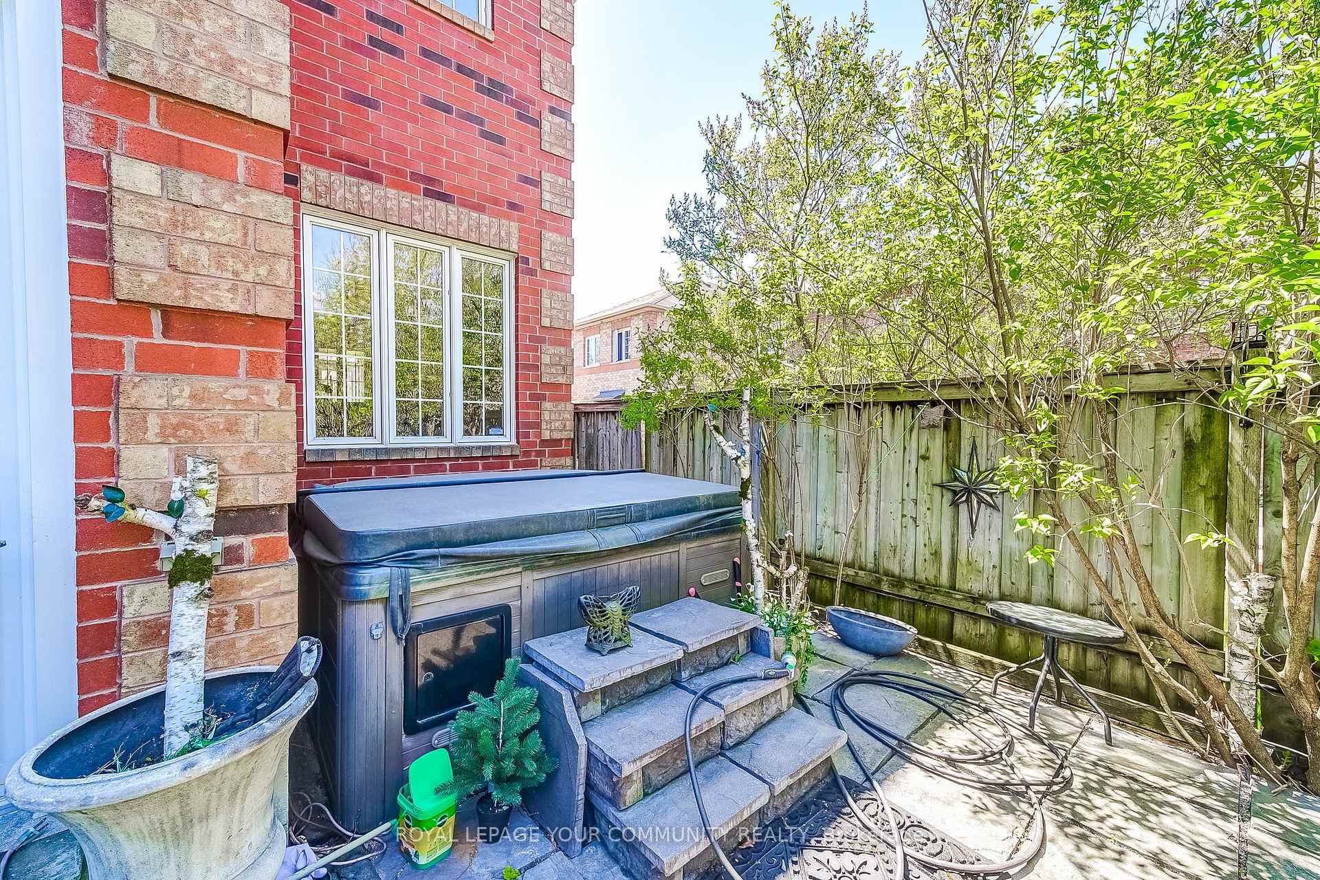Photo 42 of 86 Downey Circle, Aurora, Bayview Wellington — HOMEH