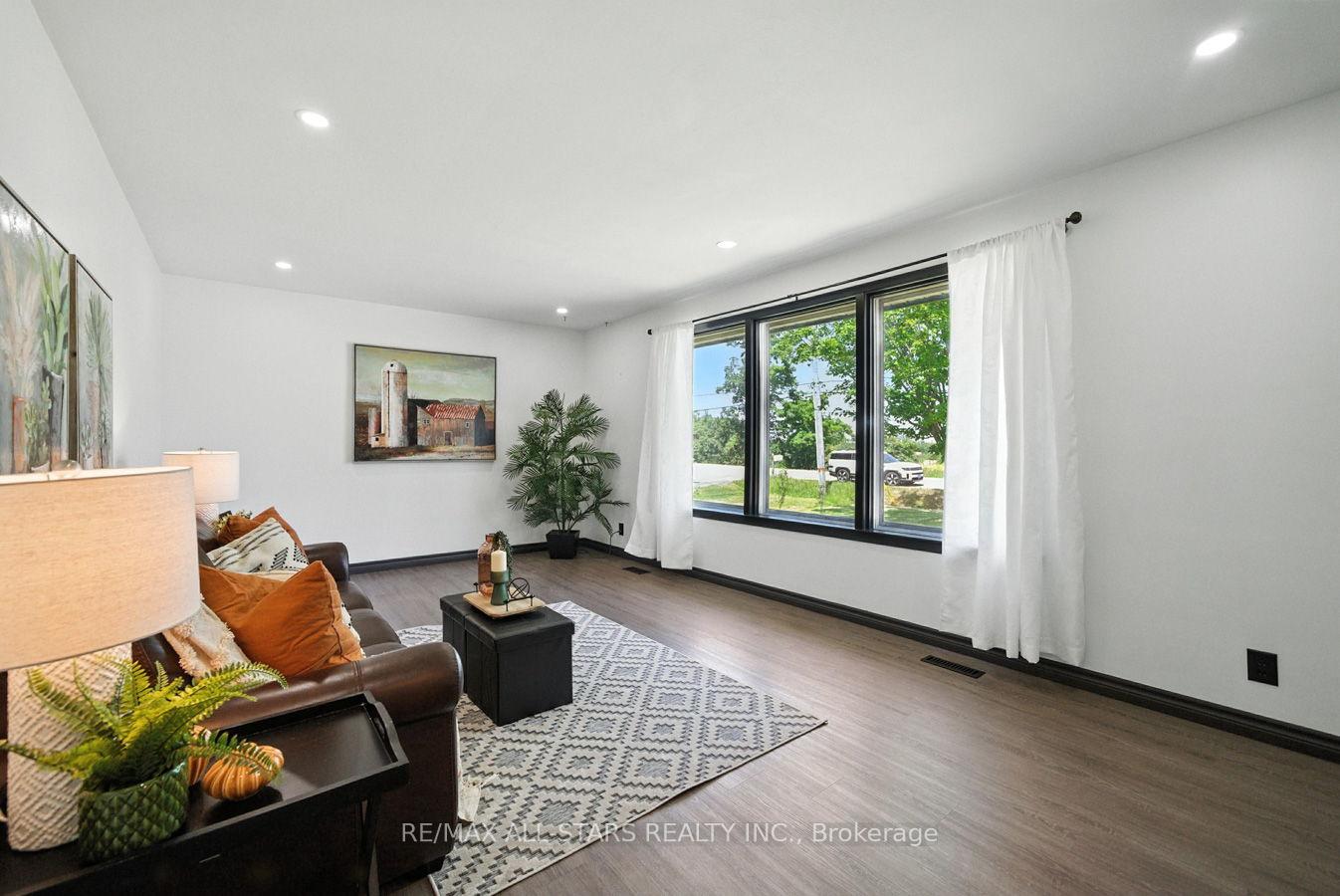 Photo 3 of 425 Cameron Street E, Brock, Cannington — HOMEH