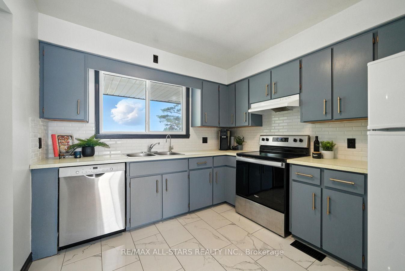 Photo 20 of 425 Cameron Street E, Brock, Cannington — HOMEH