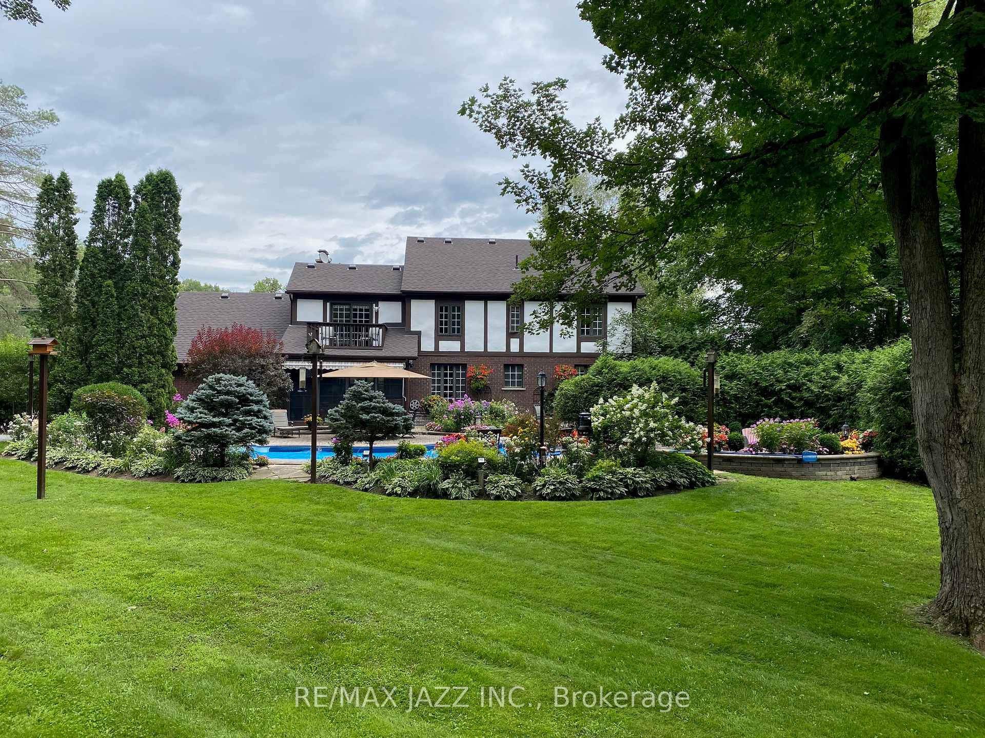 Photo 3 of 35 Castle Harbour Drive, Scugog, Port Perry — HOMEH