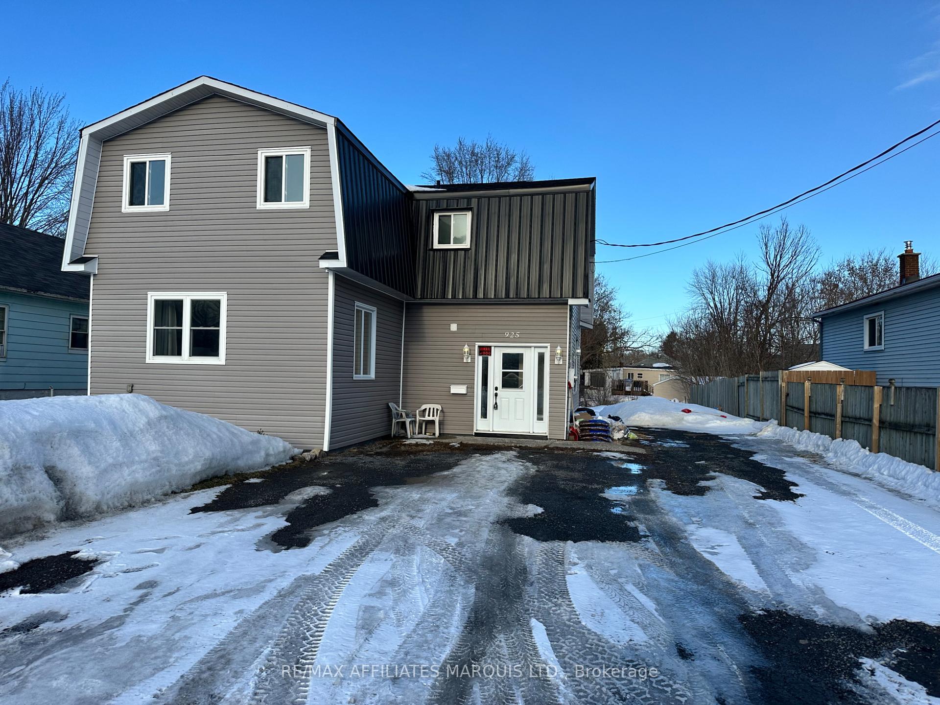 Photo 11 of 925 Adolphus Street, Cornwall — HOMEH