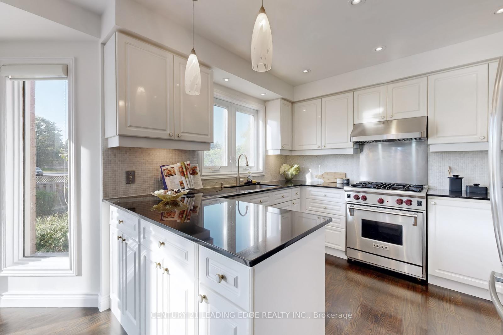 Photo 10 of 32 Charrington Crescent, Markham, Unionville — HOMEH