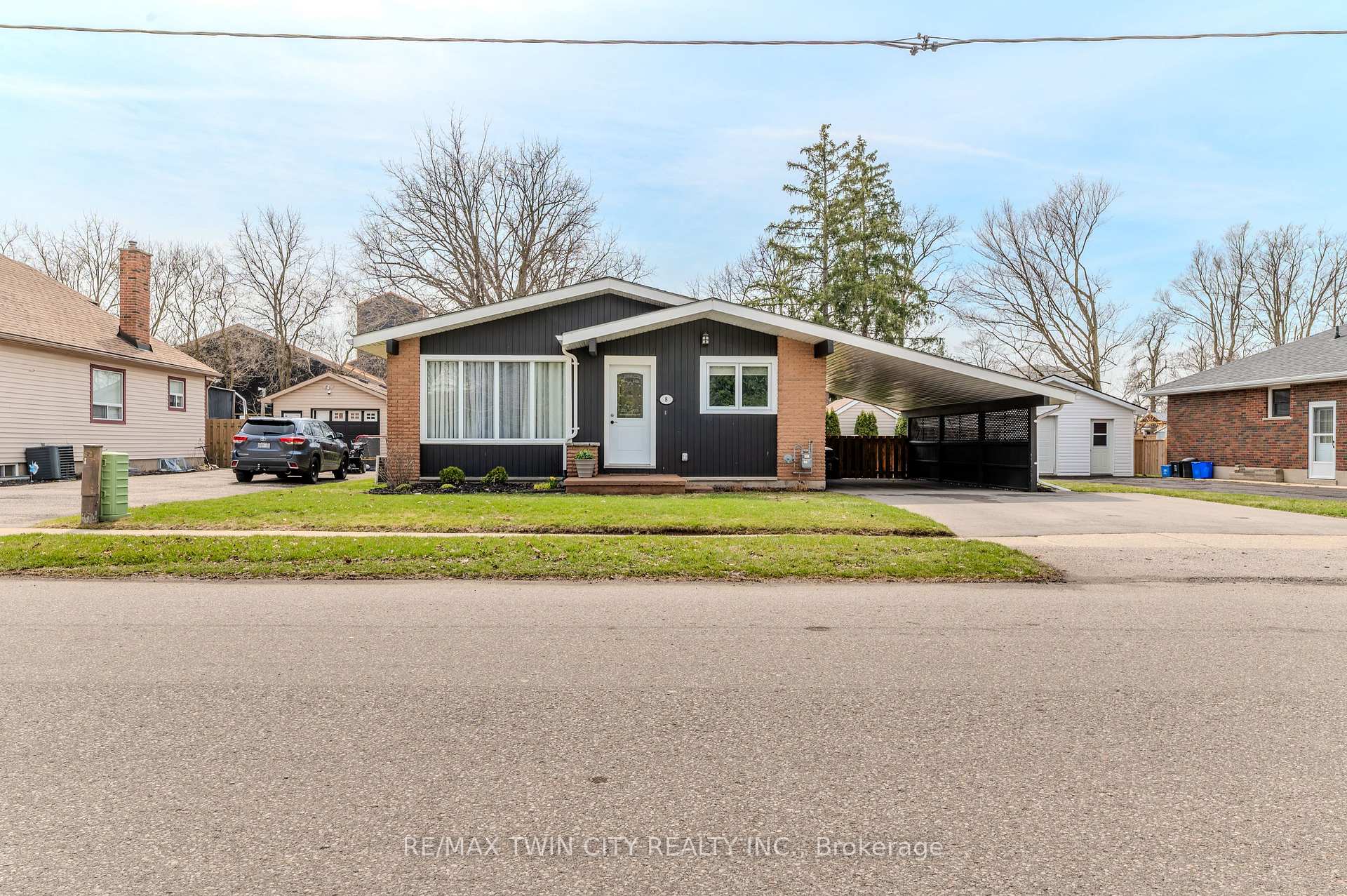 Photo 1 of 8 Rutherford Street, Brant, Brantford Twp — HOMEH
