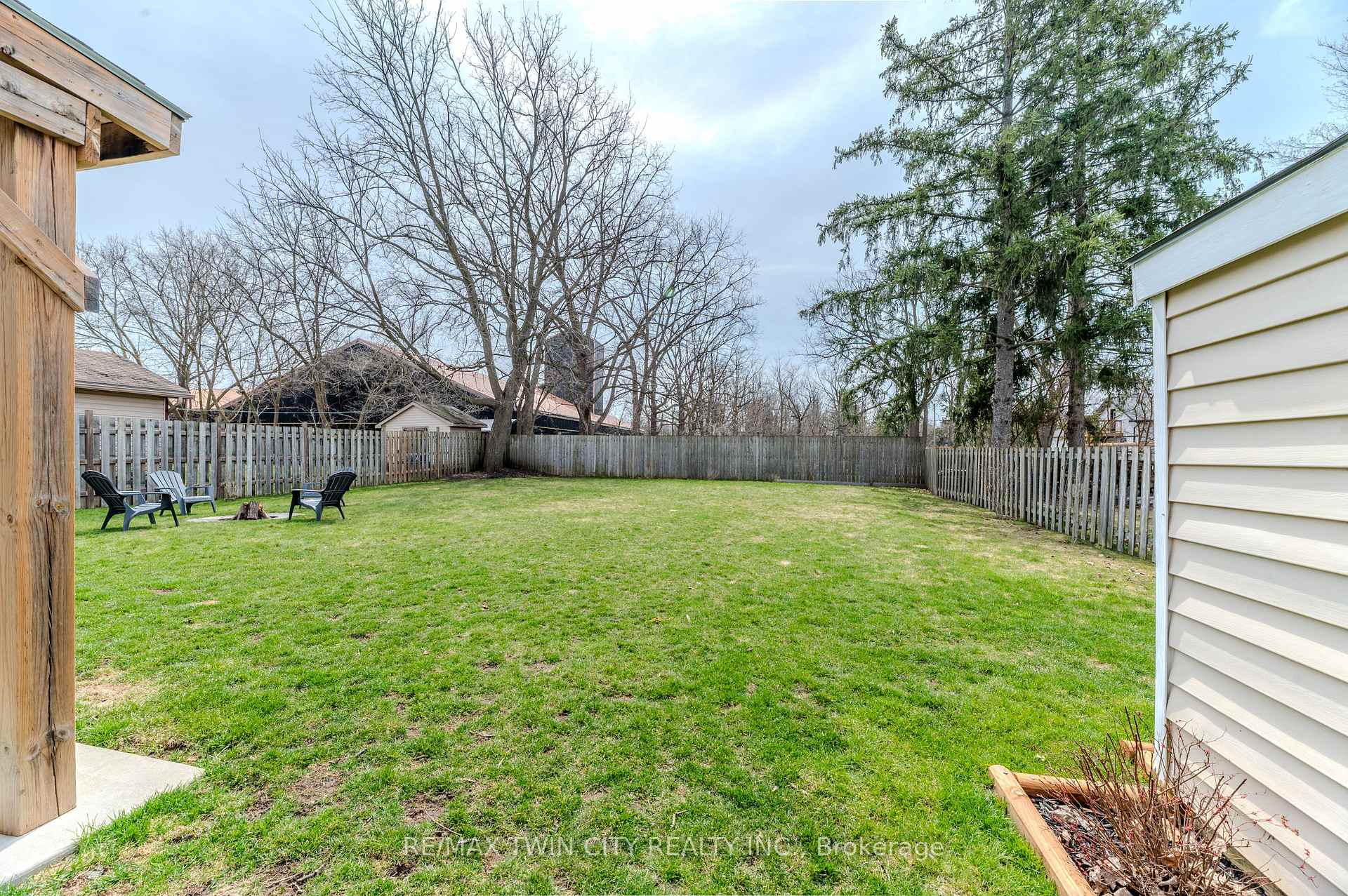 Photo 16 of 8 Rutherford Street, Brant, Brantford Twp — HOMEH