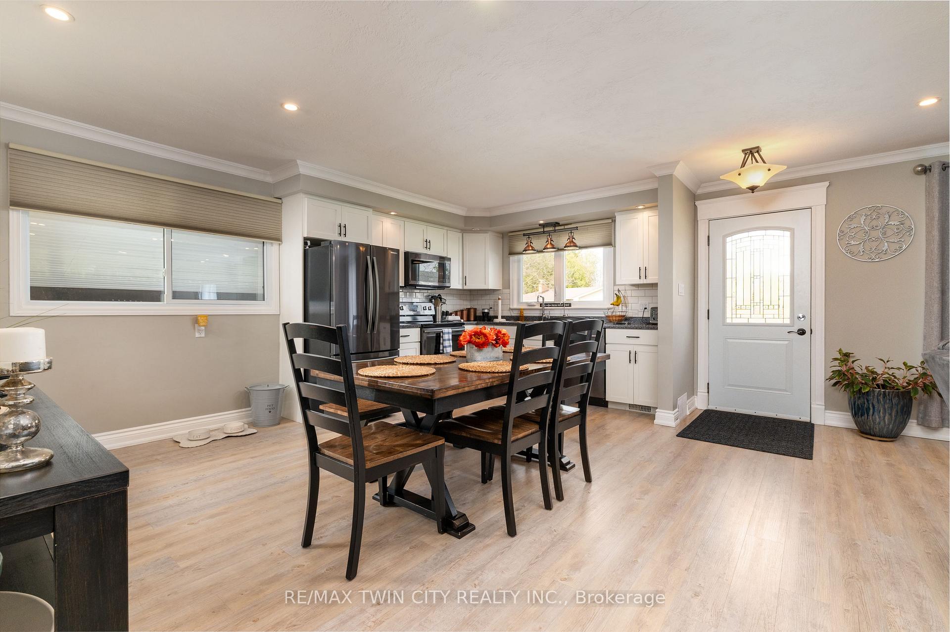 Photo 5 of 8 Rutherford Street, Brant, Brantford Twp — HOMEH