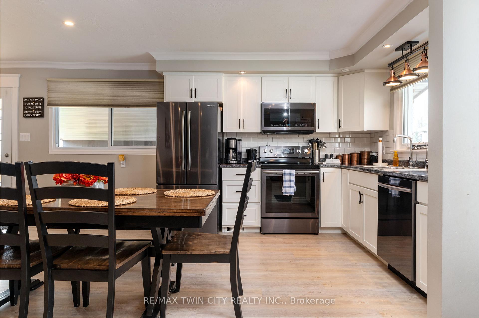 Photo 6 of 8 Rutherford Street, Brant, Brantford Twp — HOMEH