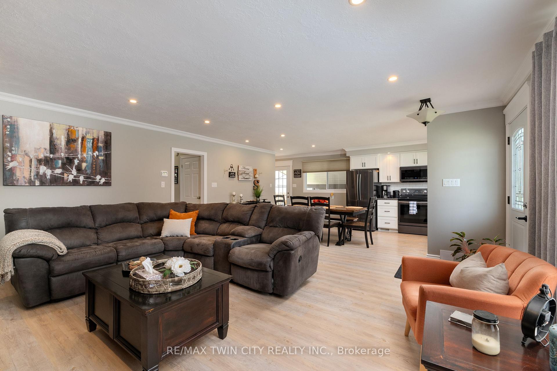 Photo 13 of 8 Rutherford Street, Brant, Brantford Twp — HOMEH