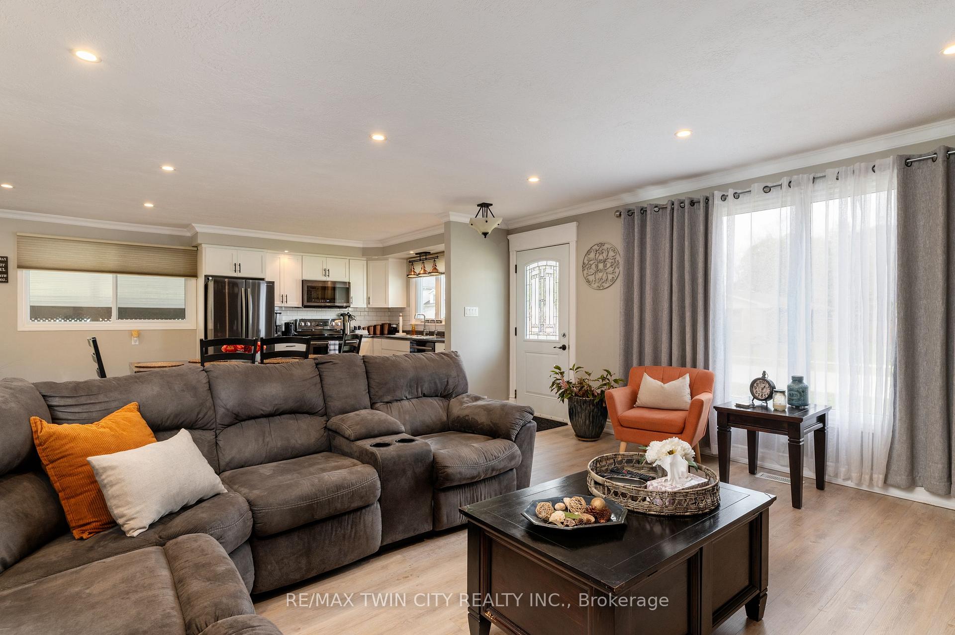 Photo 25 of 8 Rutherford Street, Brant, Brantford Twp — HOMEH
