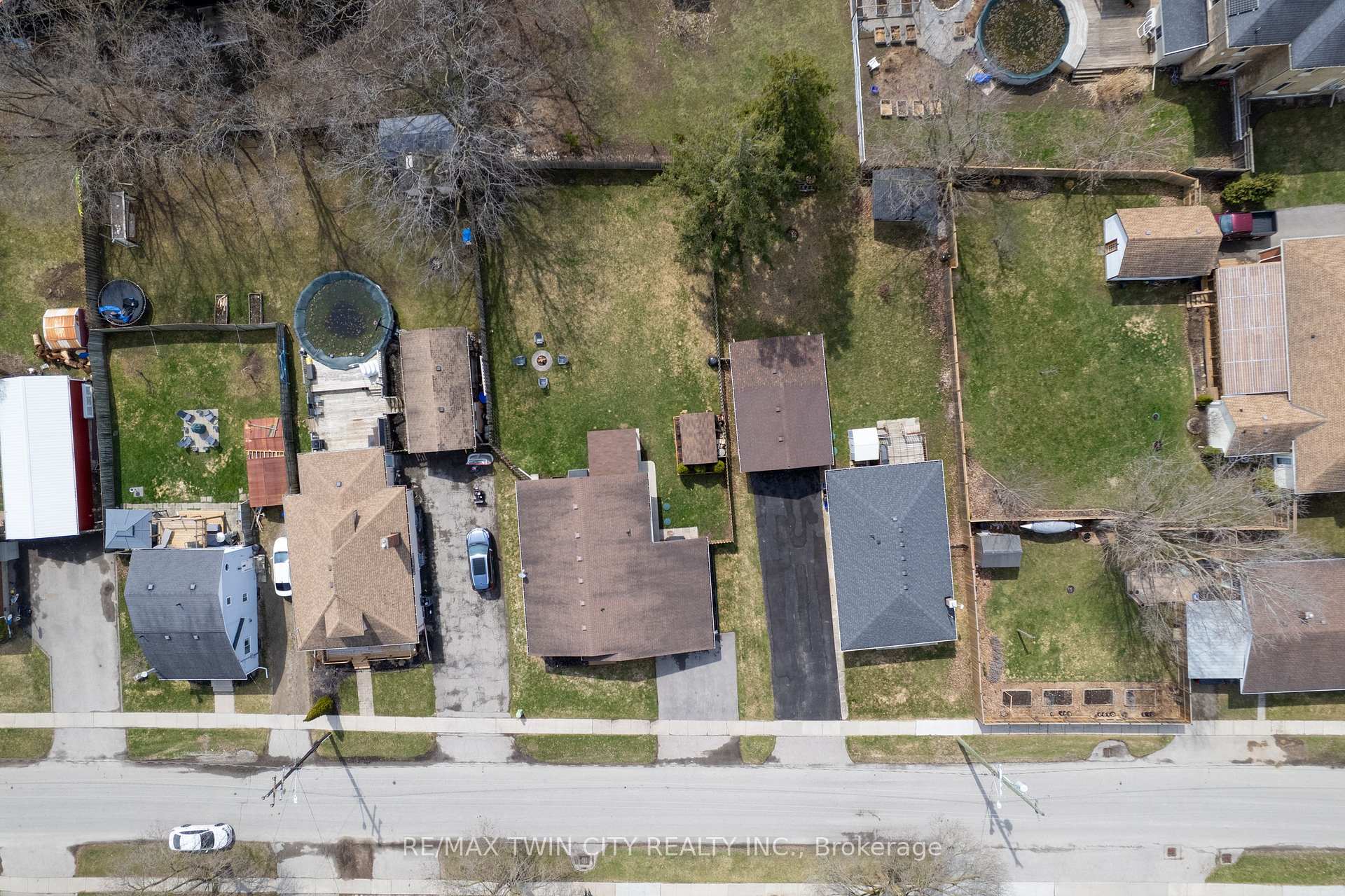 Photo 32 of 8 Rutherford Street, Brant, Brantford Twp — HOMEH