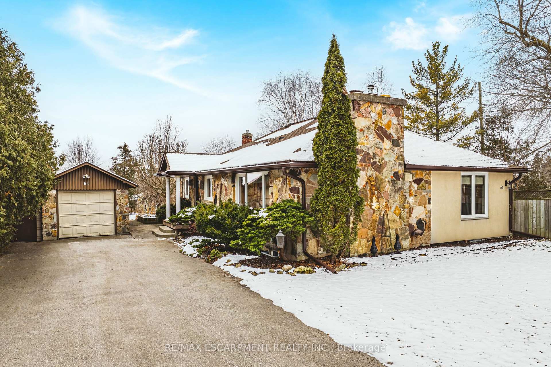 Photo 1 of 61 Home Street, Hamilton, Dundas — HOMEH