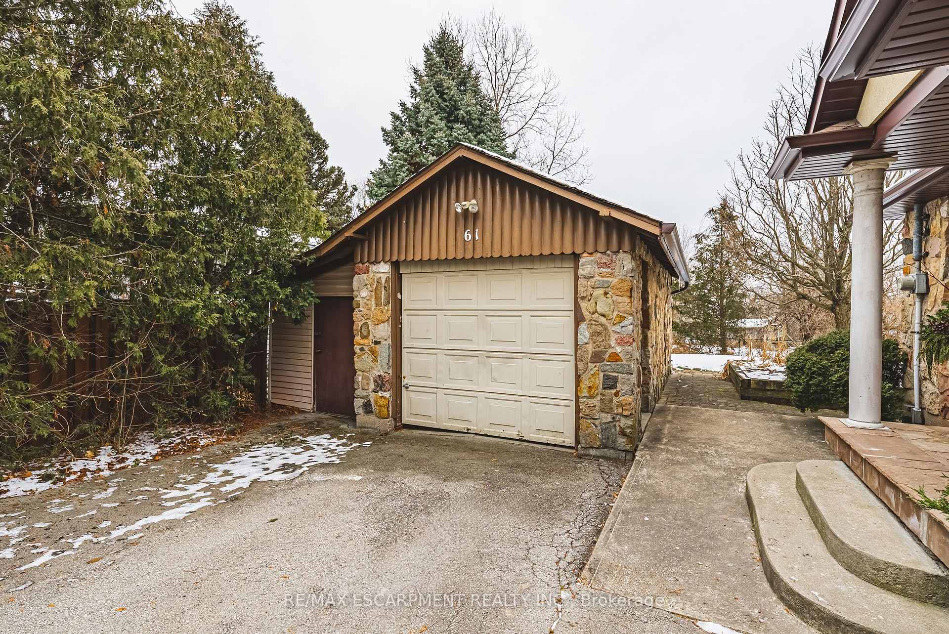Photo 36 of 61 Home Street, Hamilton, Dundas — HOMEH
