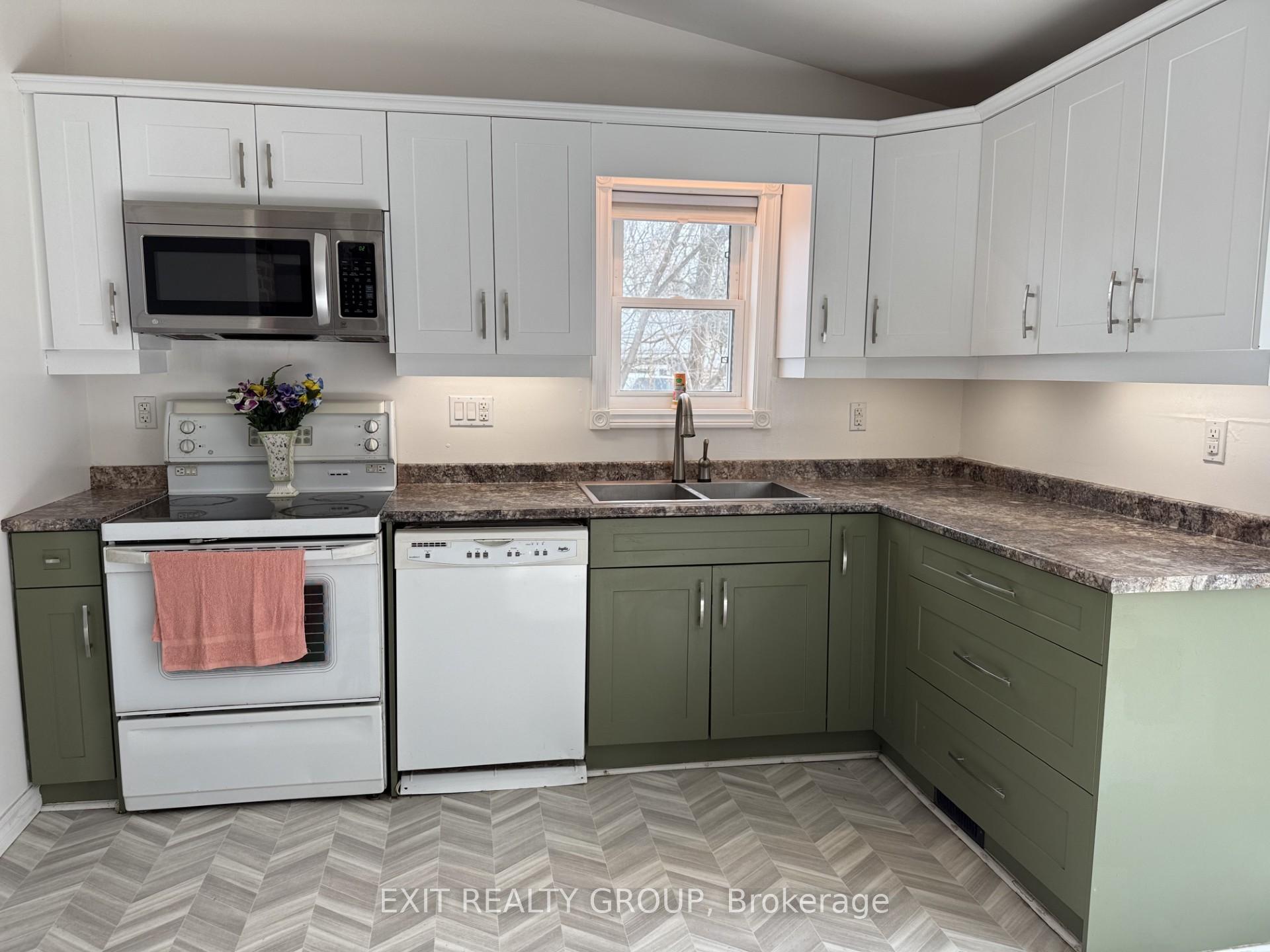 Photo 13 of 156 Henry Street, Stirling-Rawdon, Stirling Ward — HOMEH