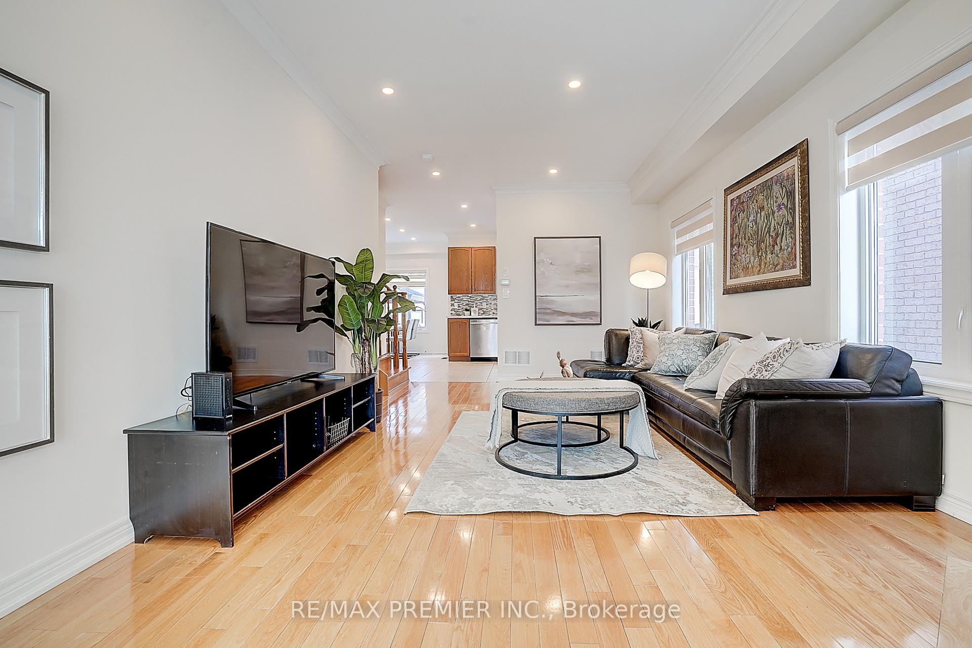 Photo 7 of 41 Silverado Hills Drive, Markham, Cathedraltown — HOMEH