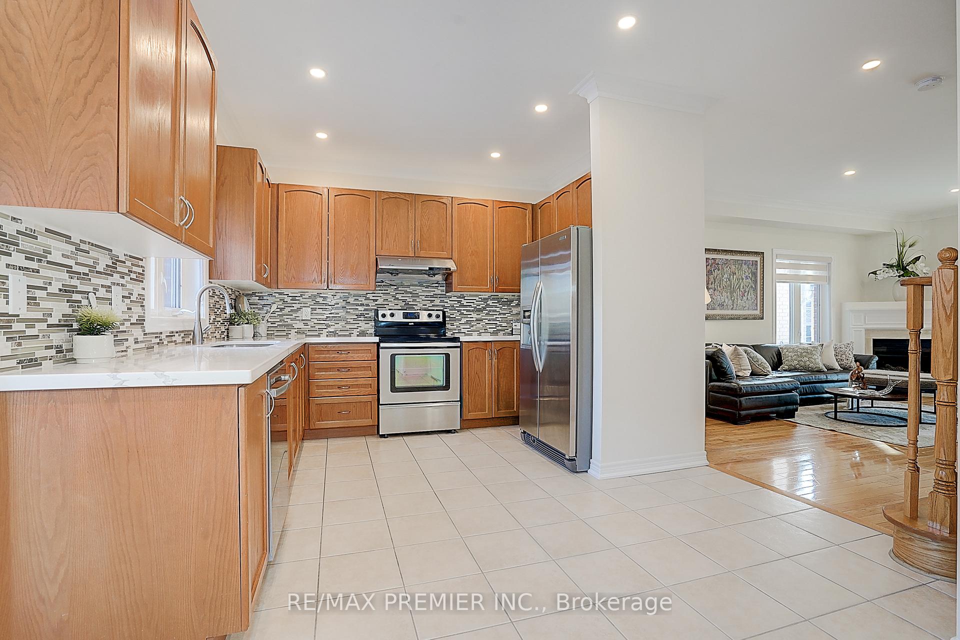 Photo 9 of 41 Silverado Hills Drive, Markham, Cathedraltown — HOMEH